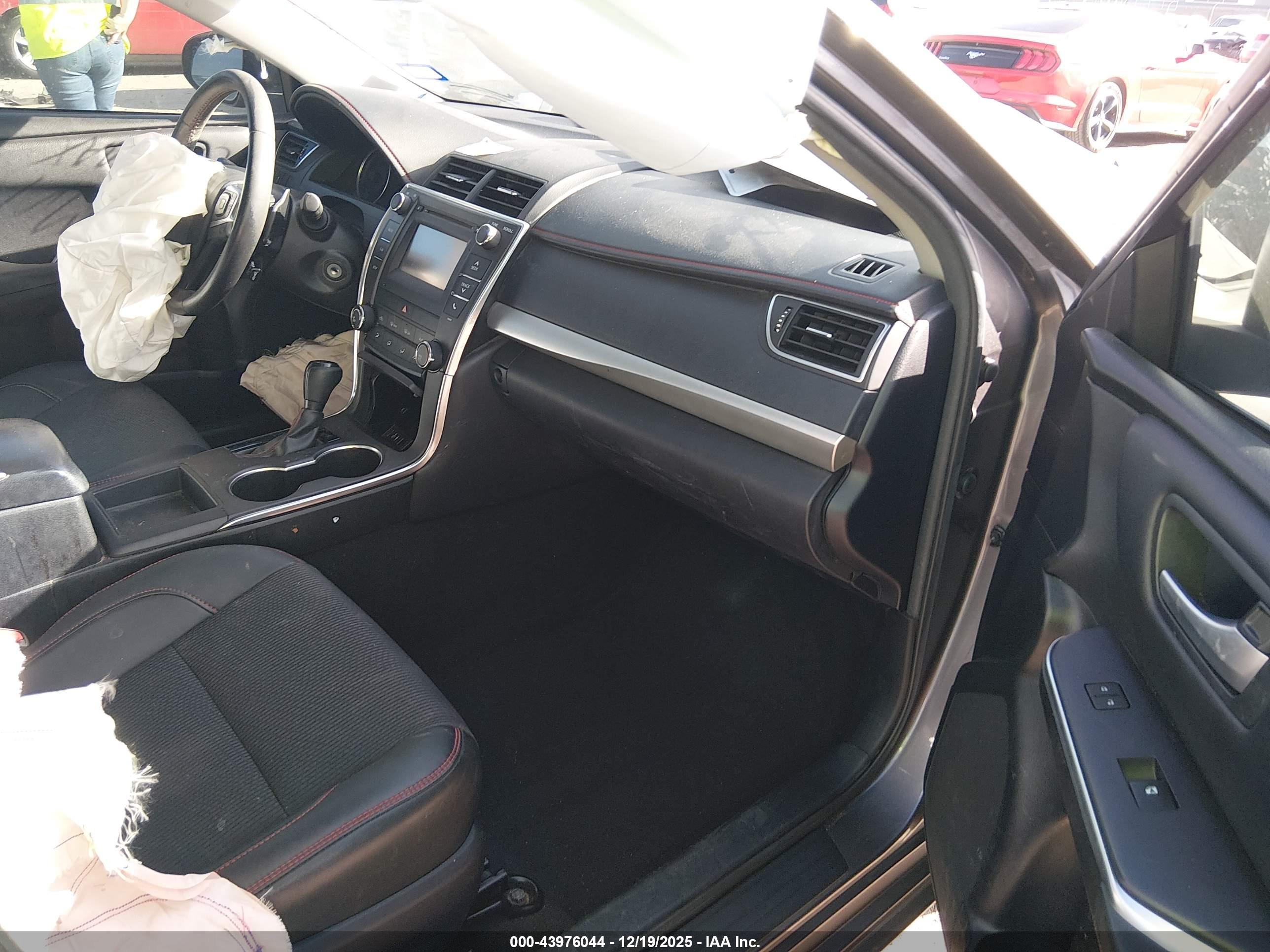 TOYOTA CAMRY image 5