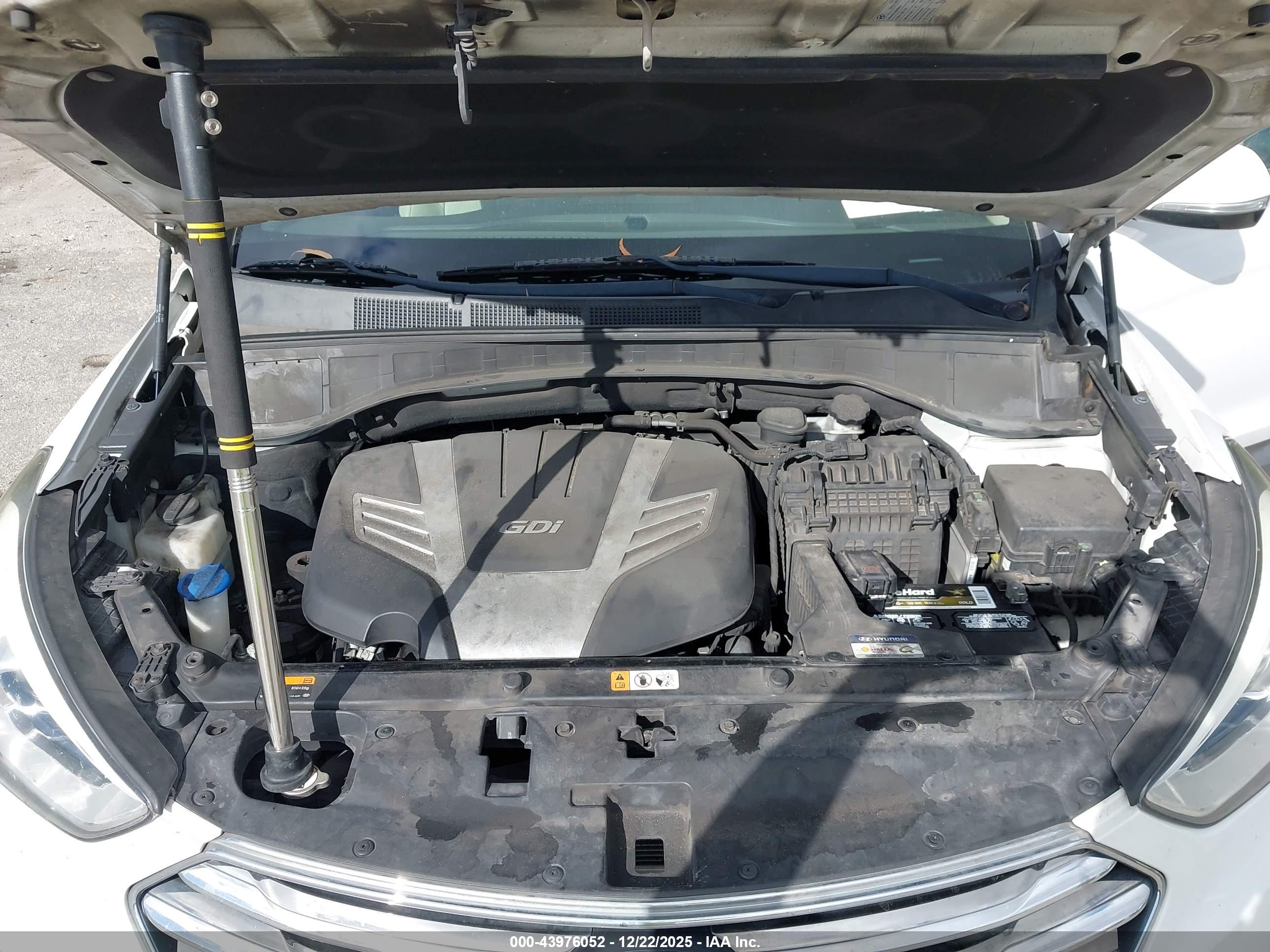 HYUNDAI SANTA image 10