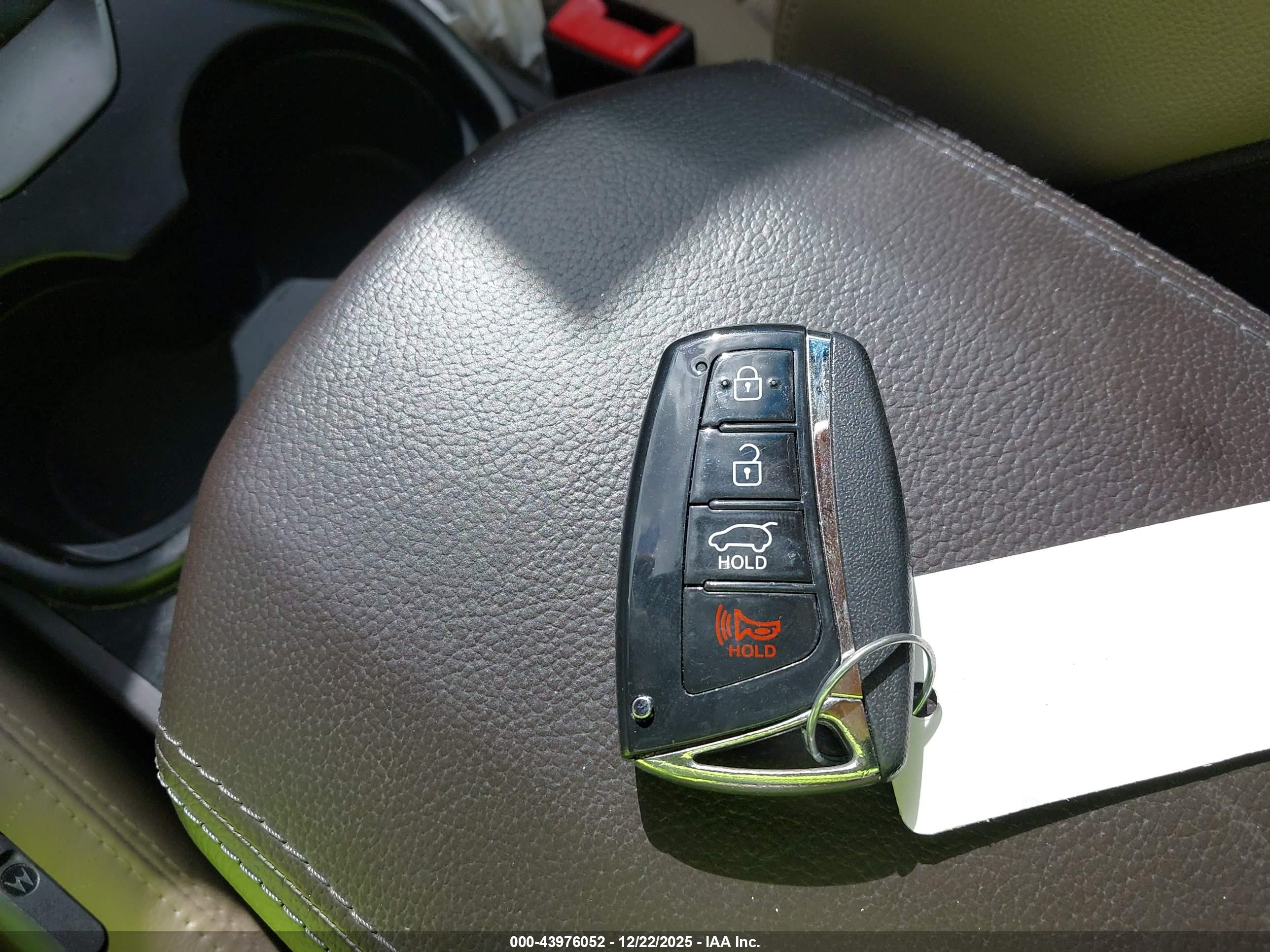HYUNDAI SANTA image 11