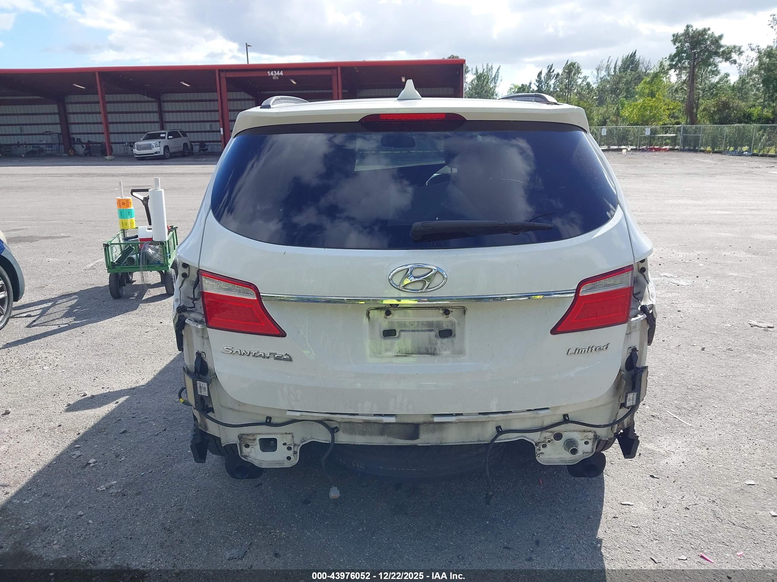 HYUNDAI SANTA image 6