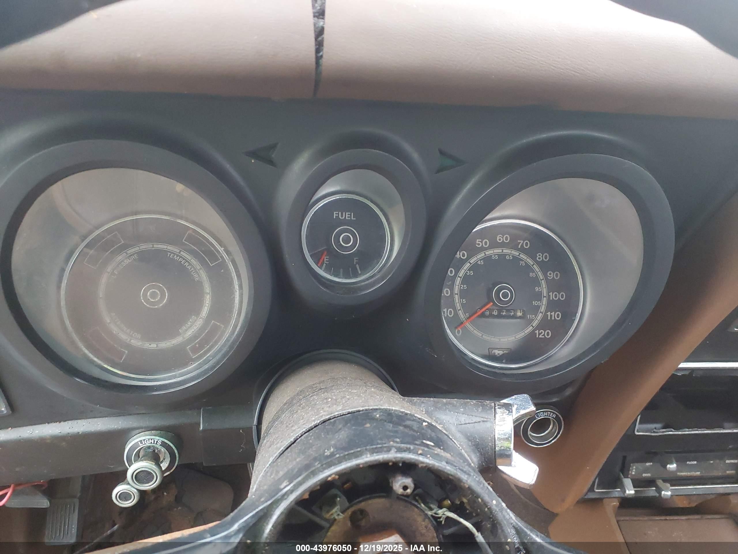 FORD MUSTANG image 7