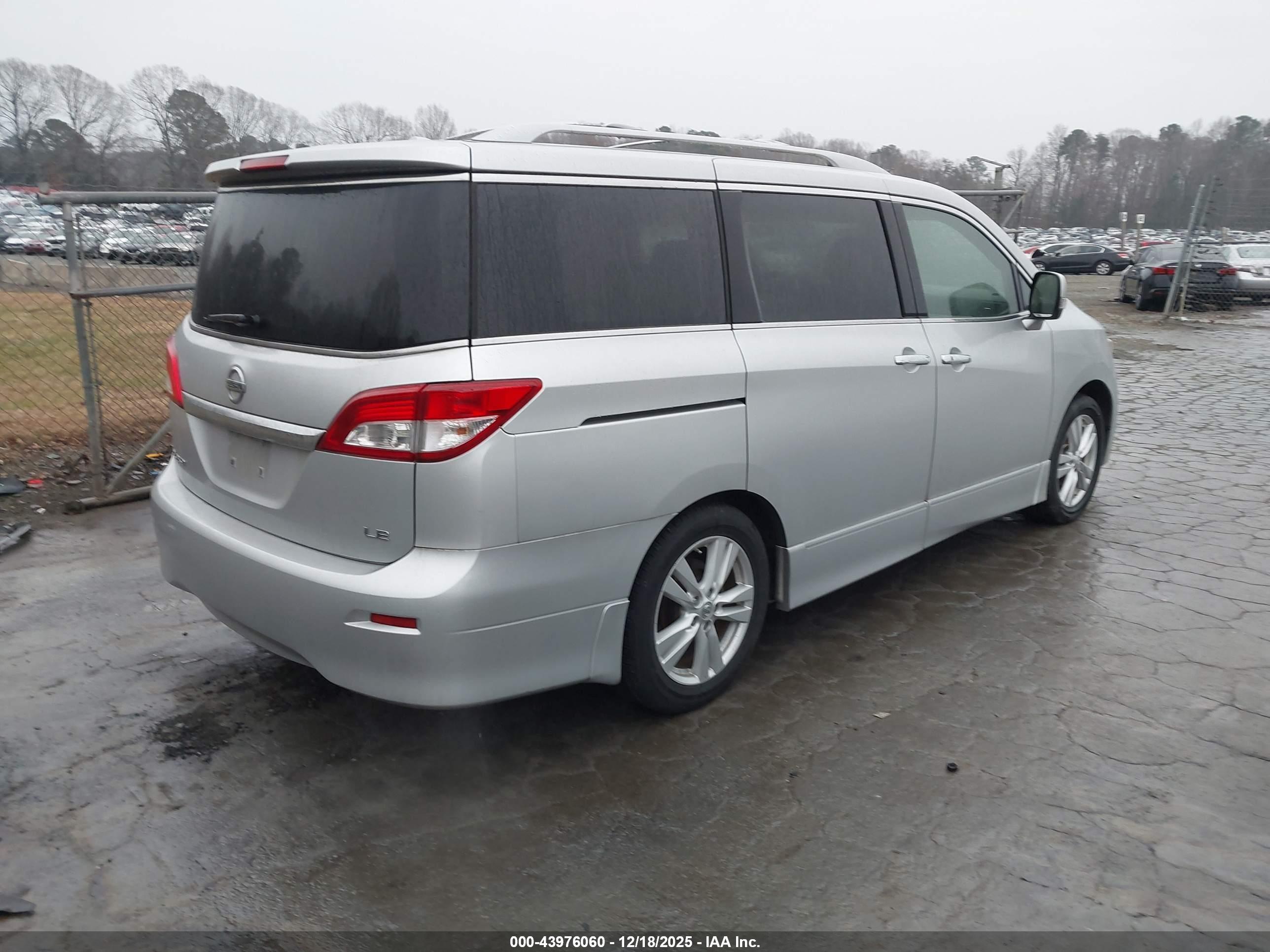 NISSAN QUEST image 4