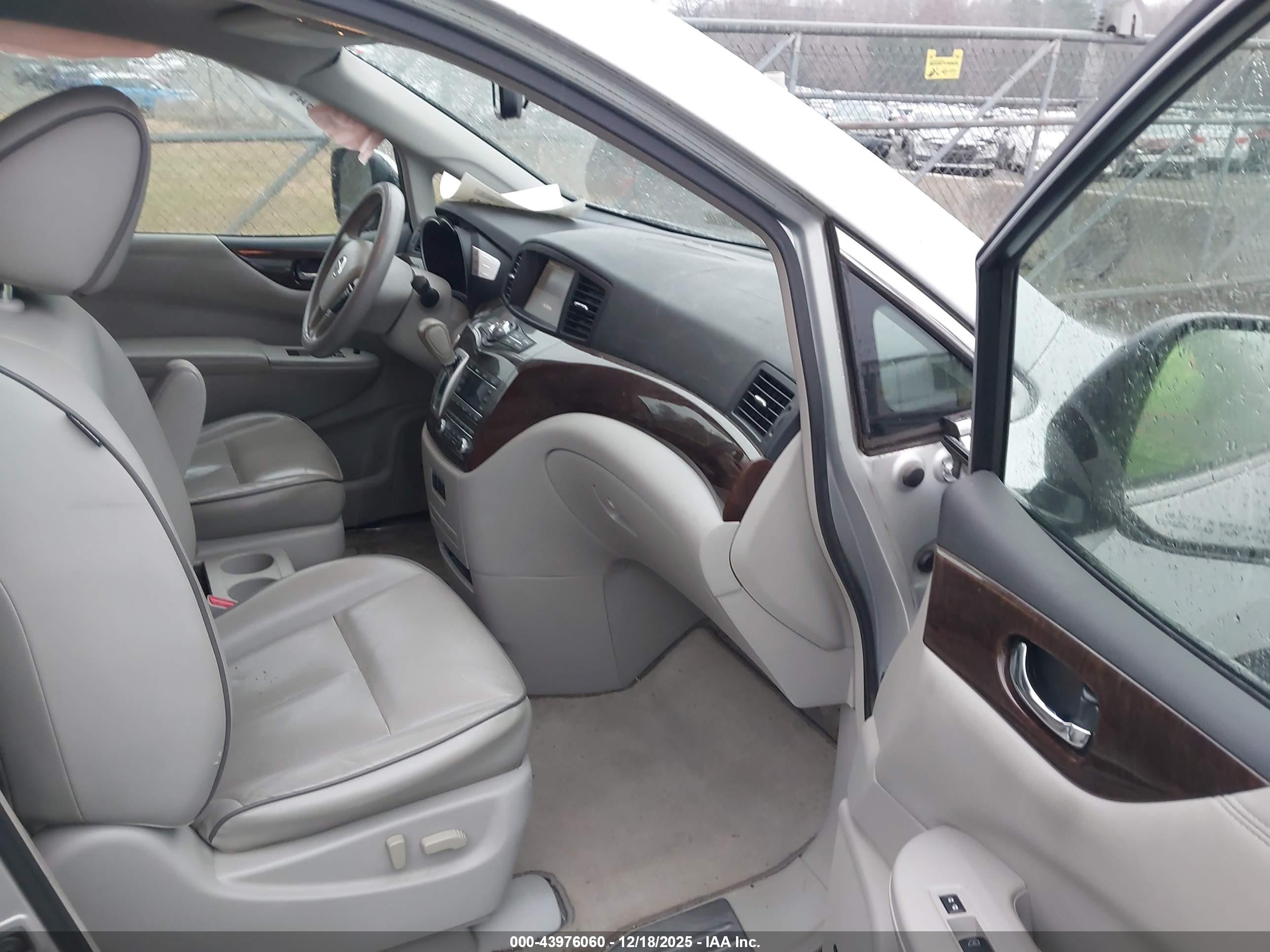 NISSAN QUEST image 5
