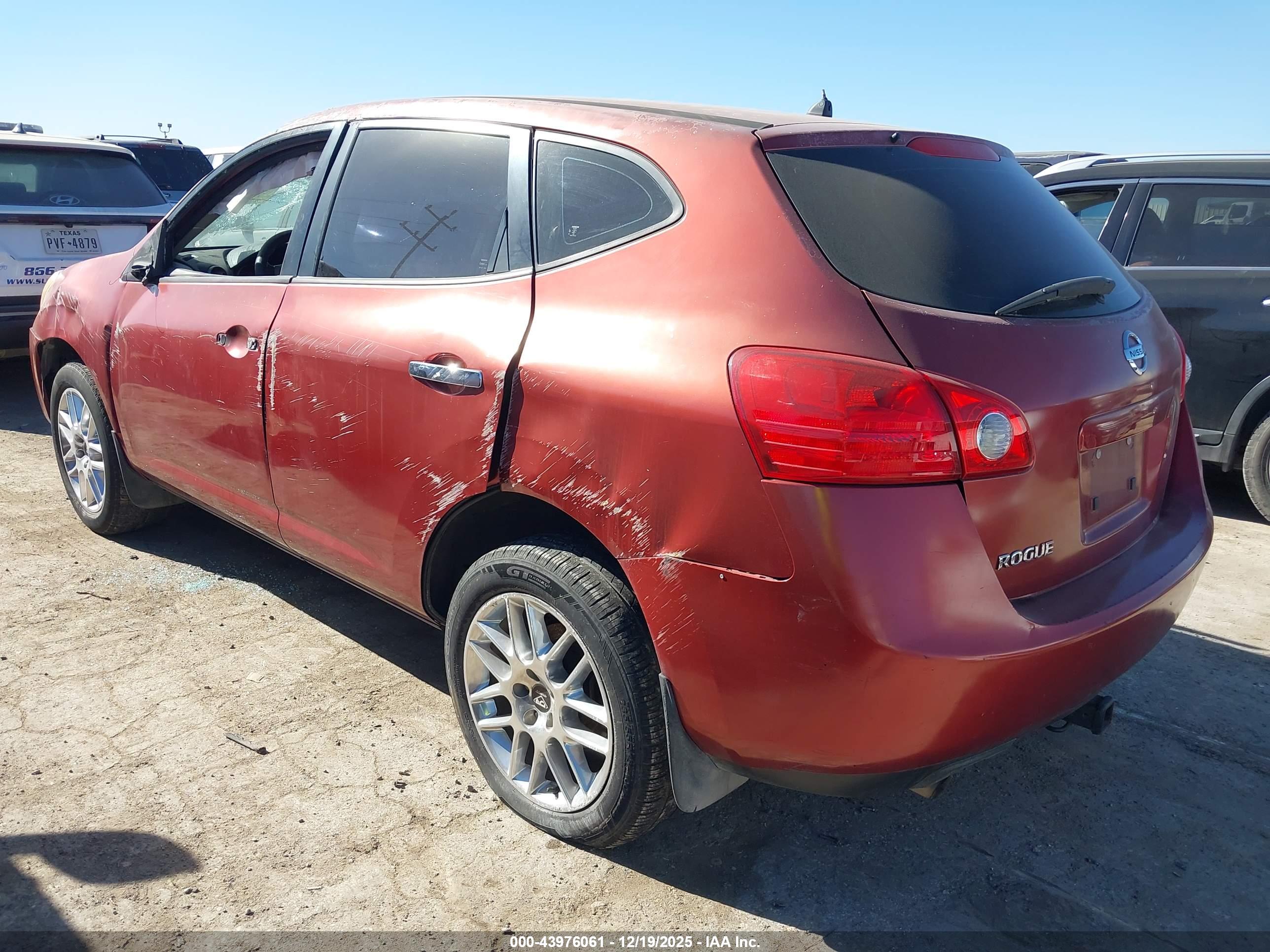 NISSAN ROGUE image 3