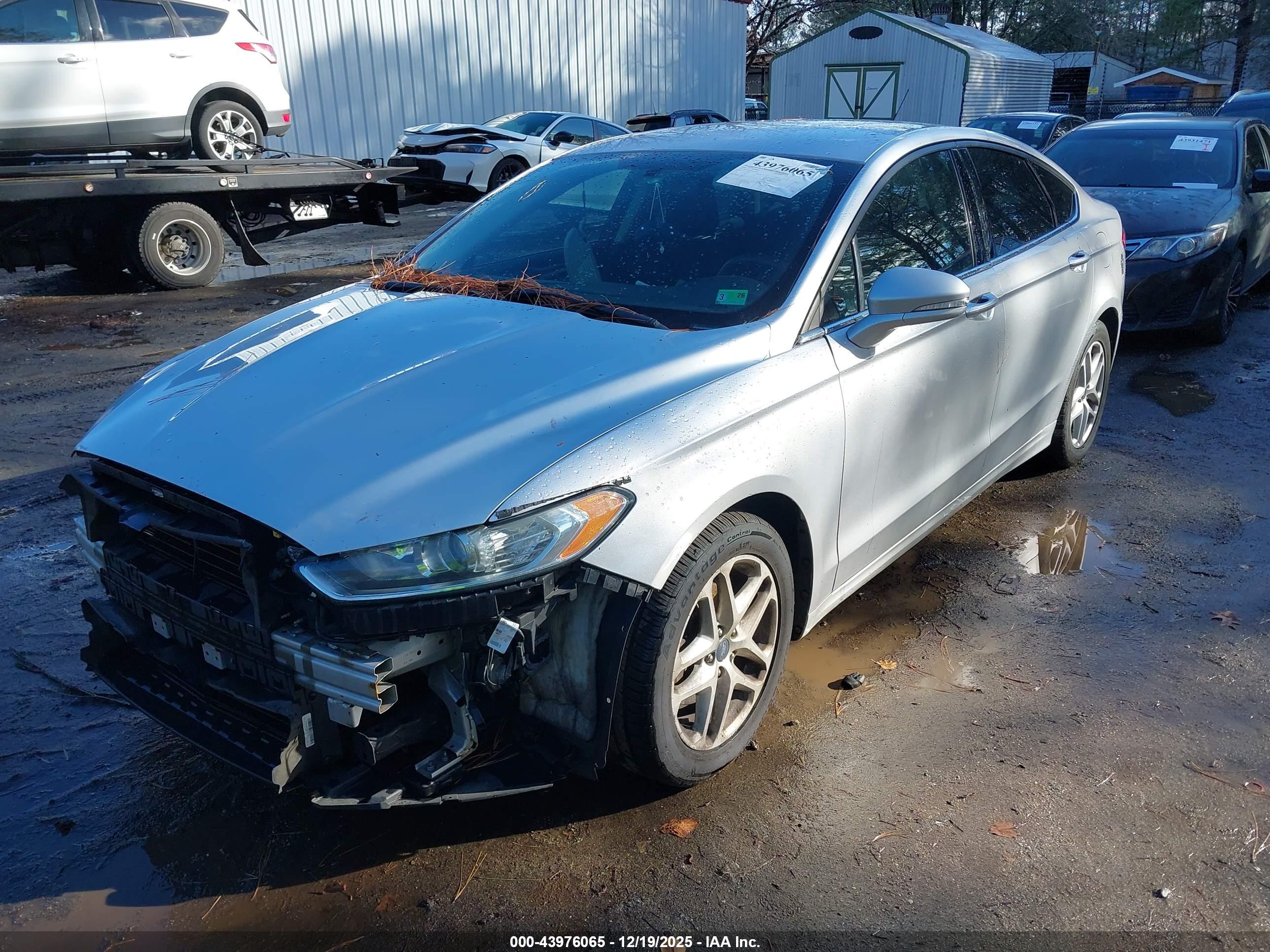 FORD FUSION image 2