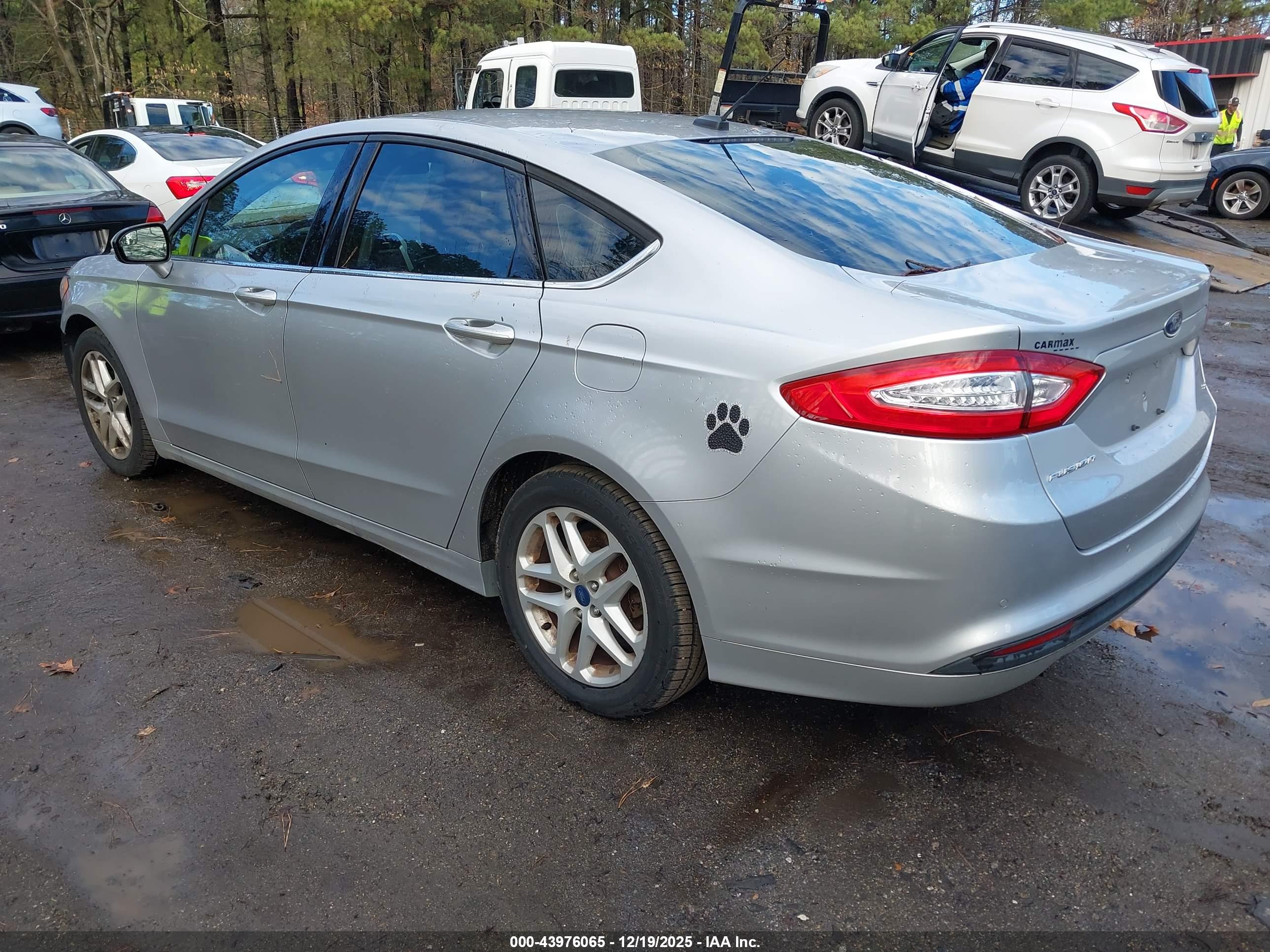 FORD FUSION image 3