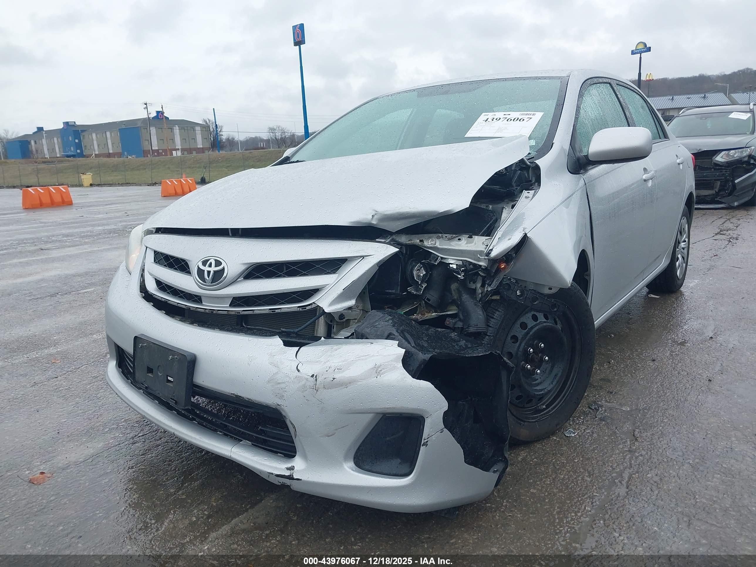 TOYOTA COROLLA image 6
