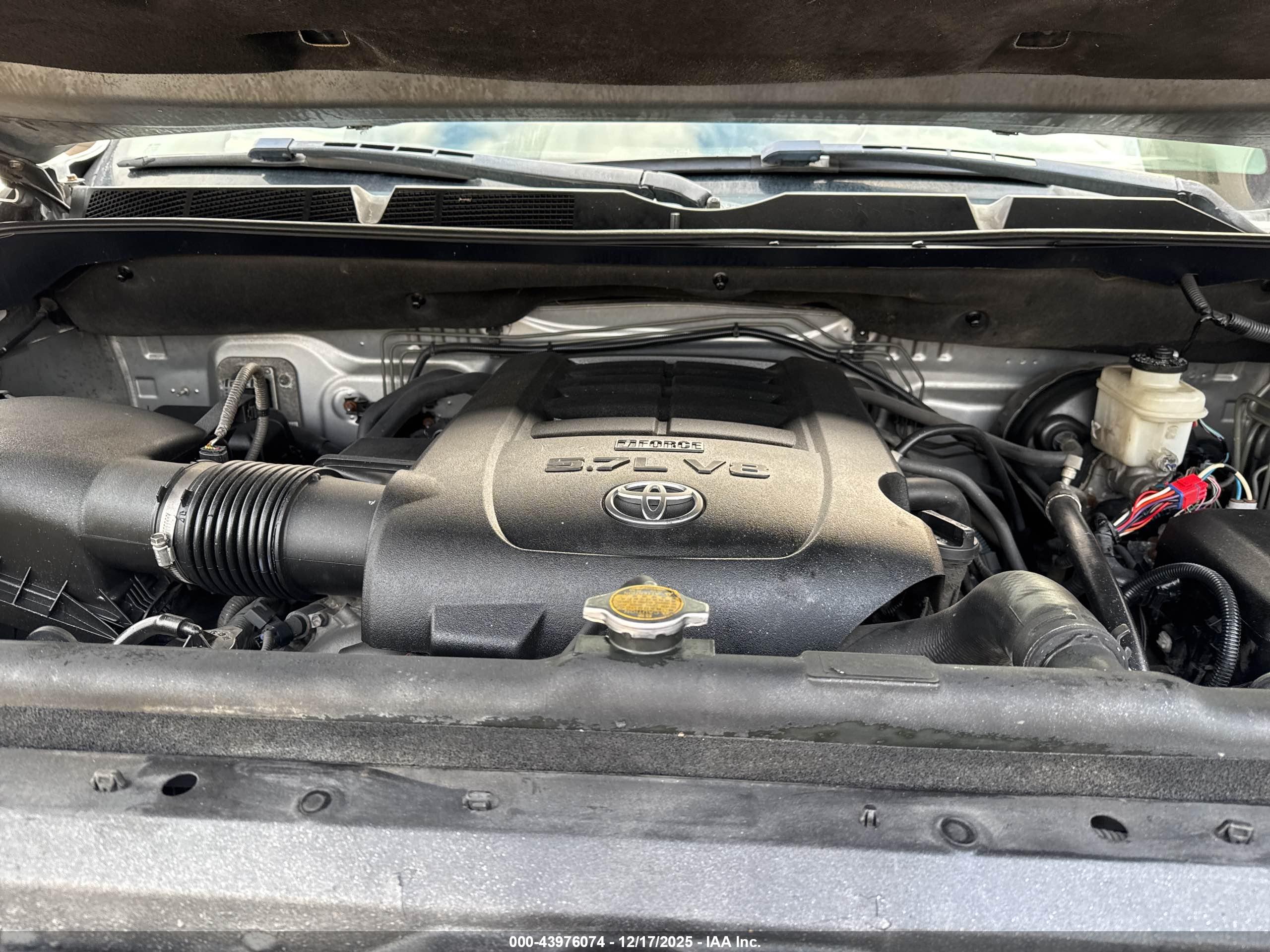 TOYOTA TUNDRA image 10