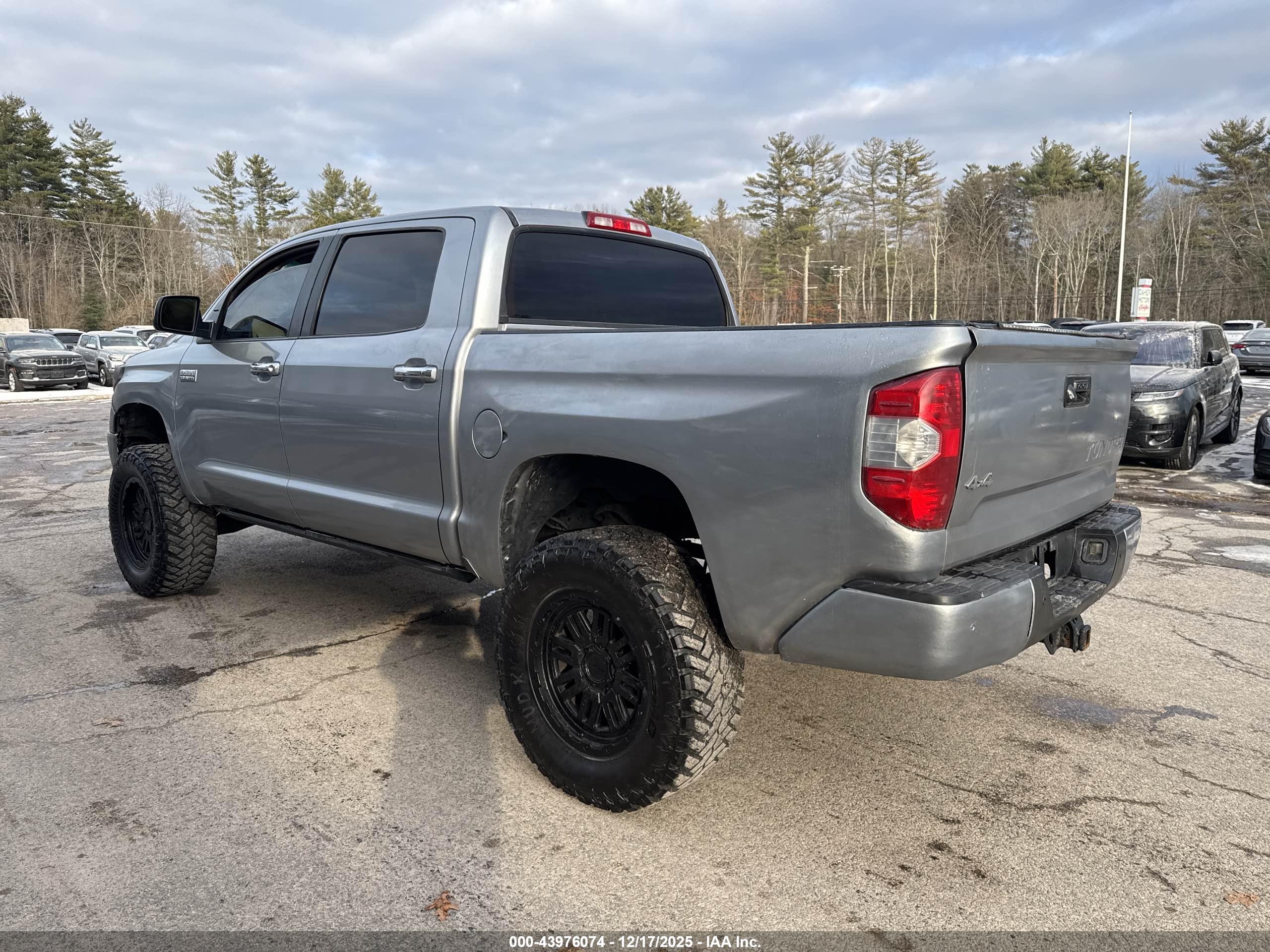TOYOTA TUNDRA image 3