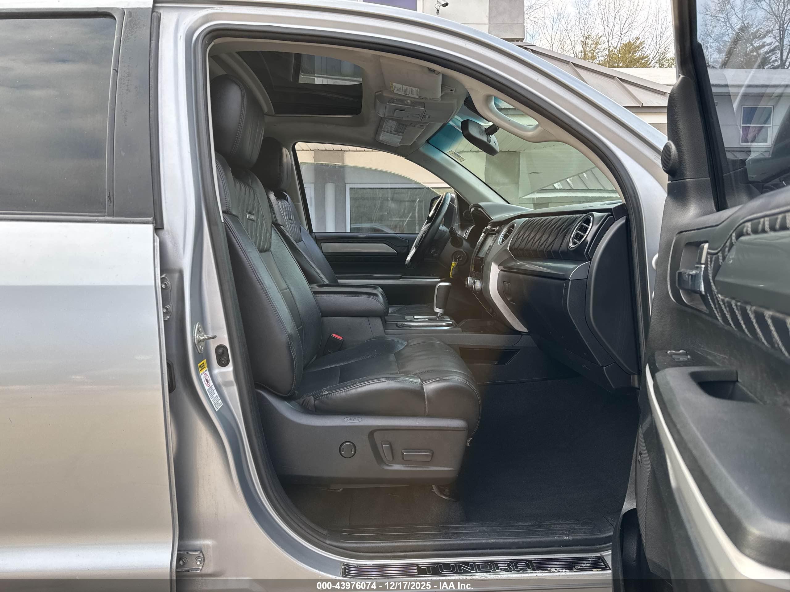 TOYOTA TUNDRA image 5