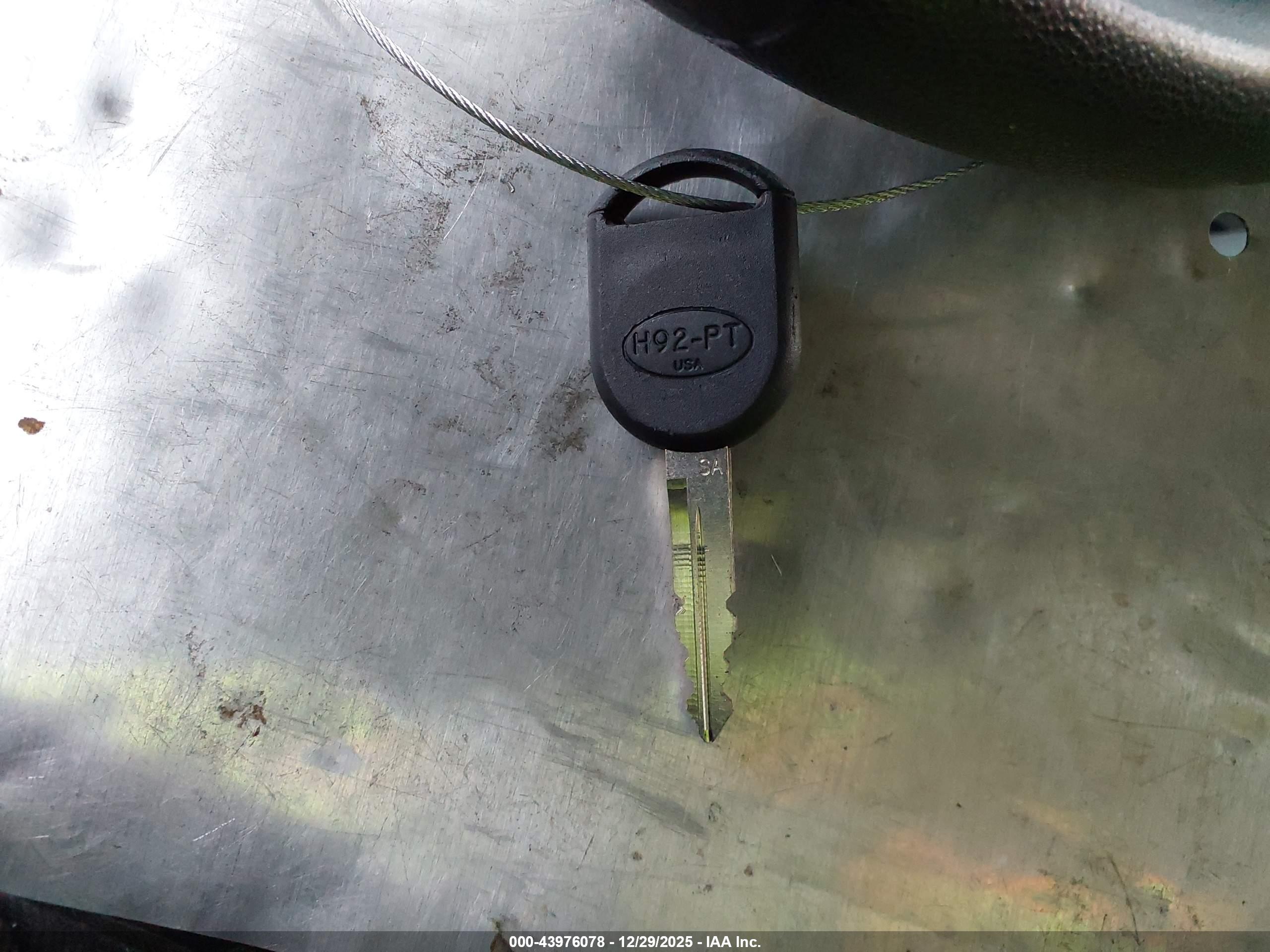 FORD ESCAPE image 11