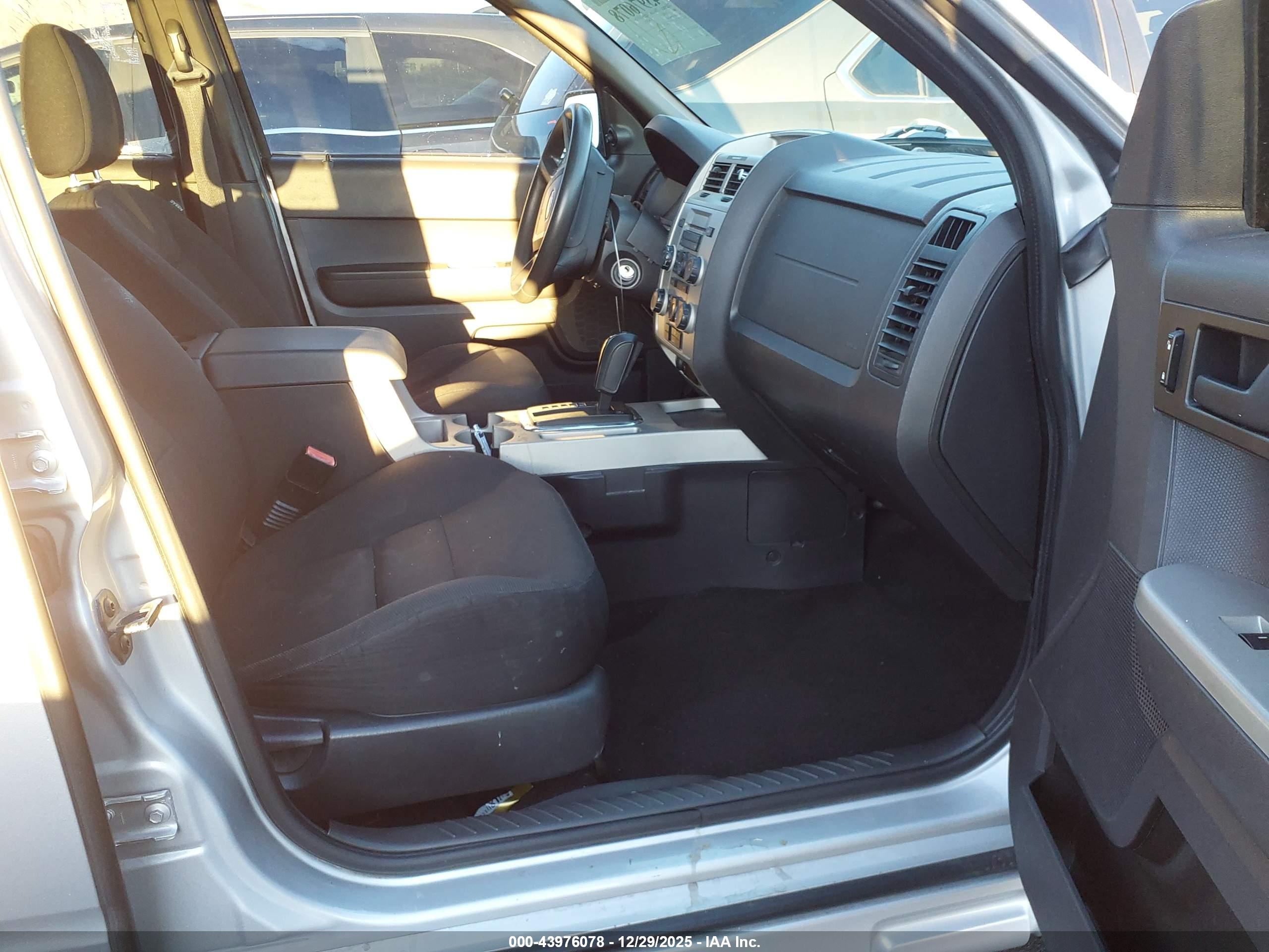 FORD ESCAPE image 5