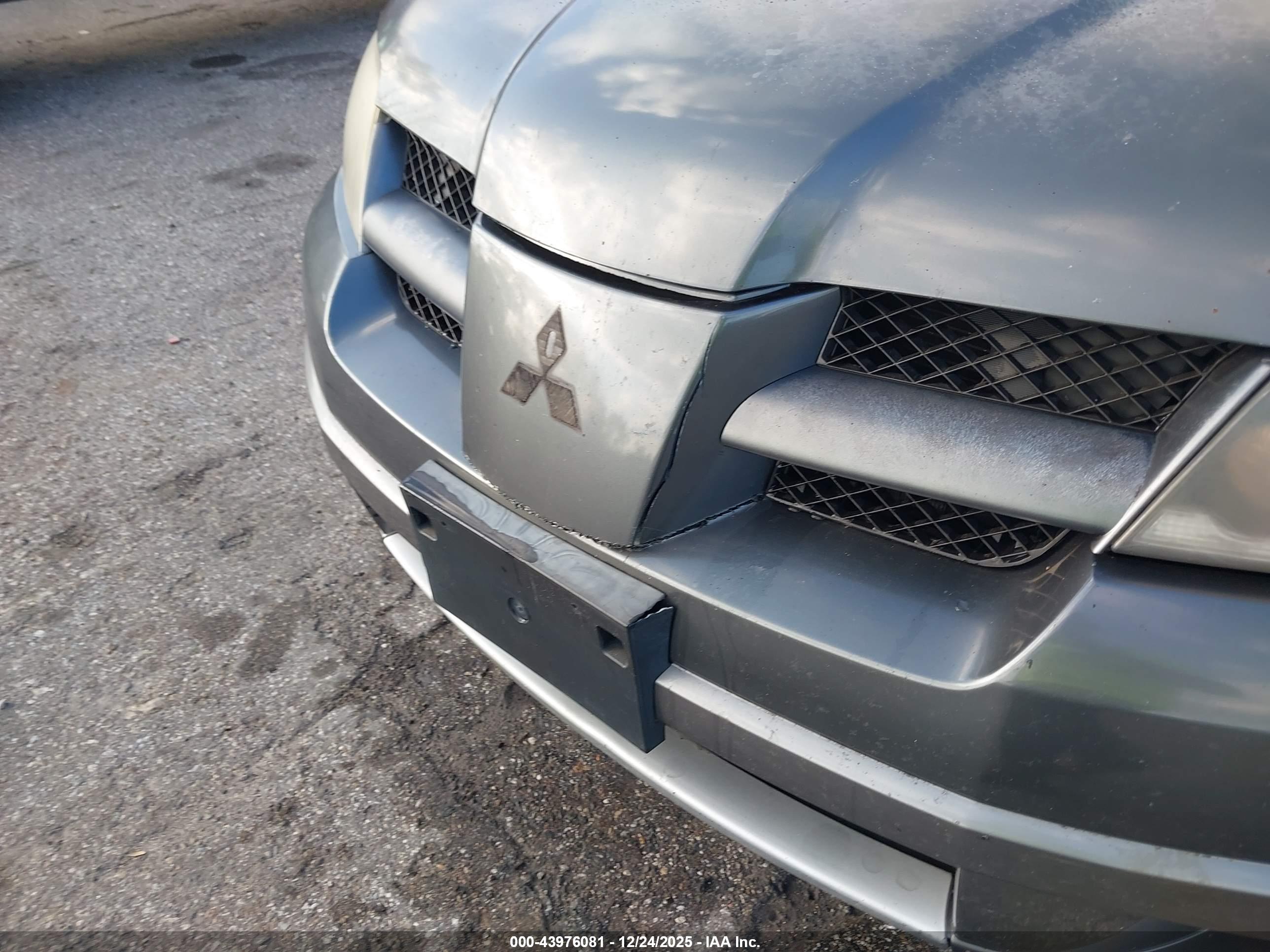 MITSUBISHI OUTLANDER image 6