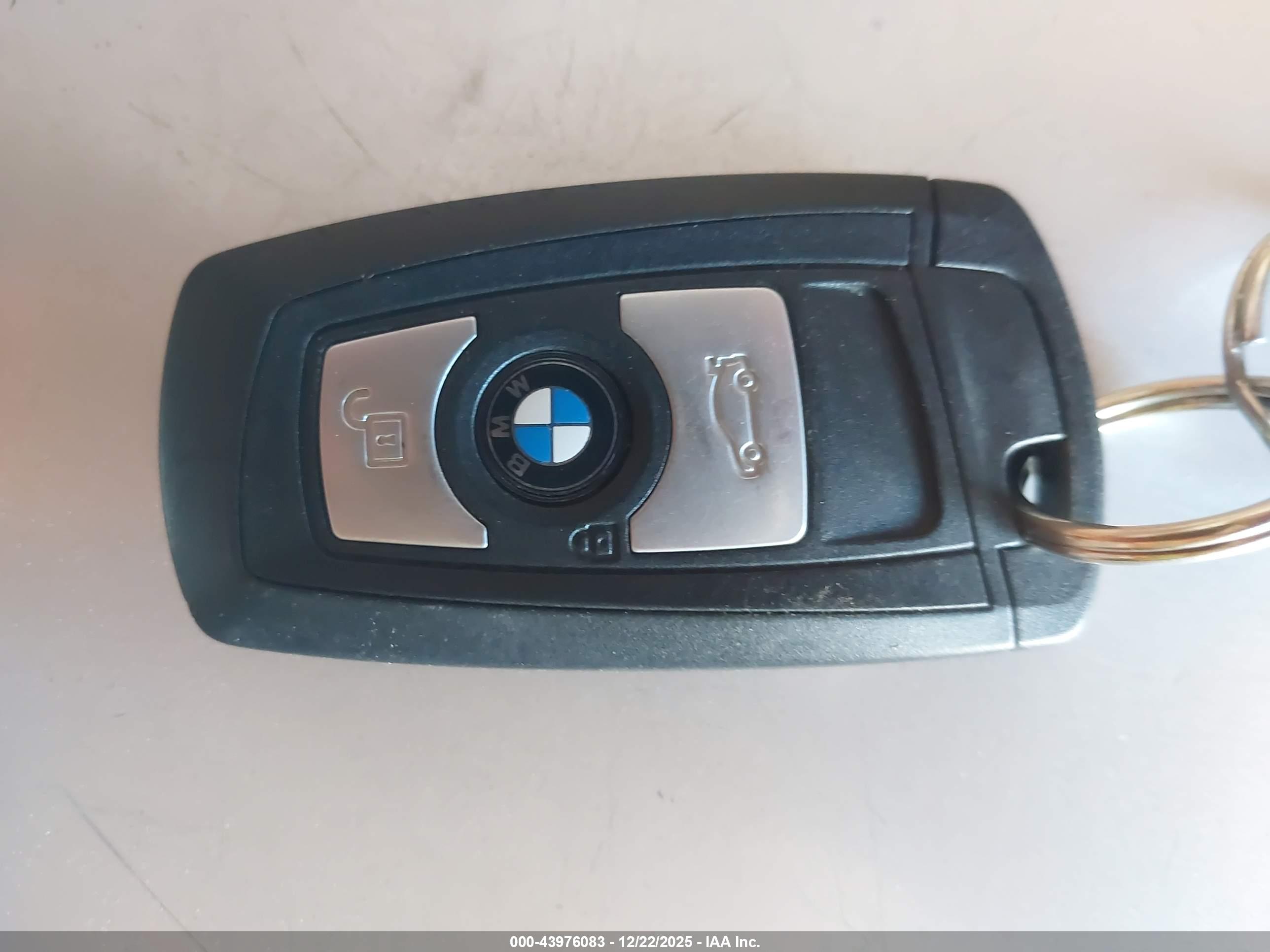 BMW 320I image 11