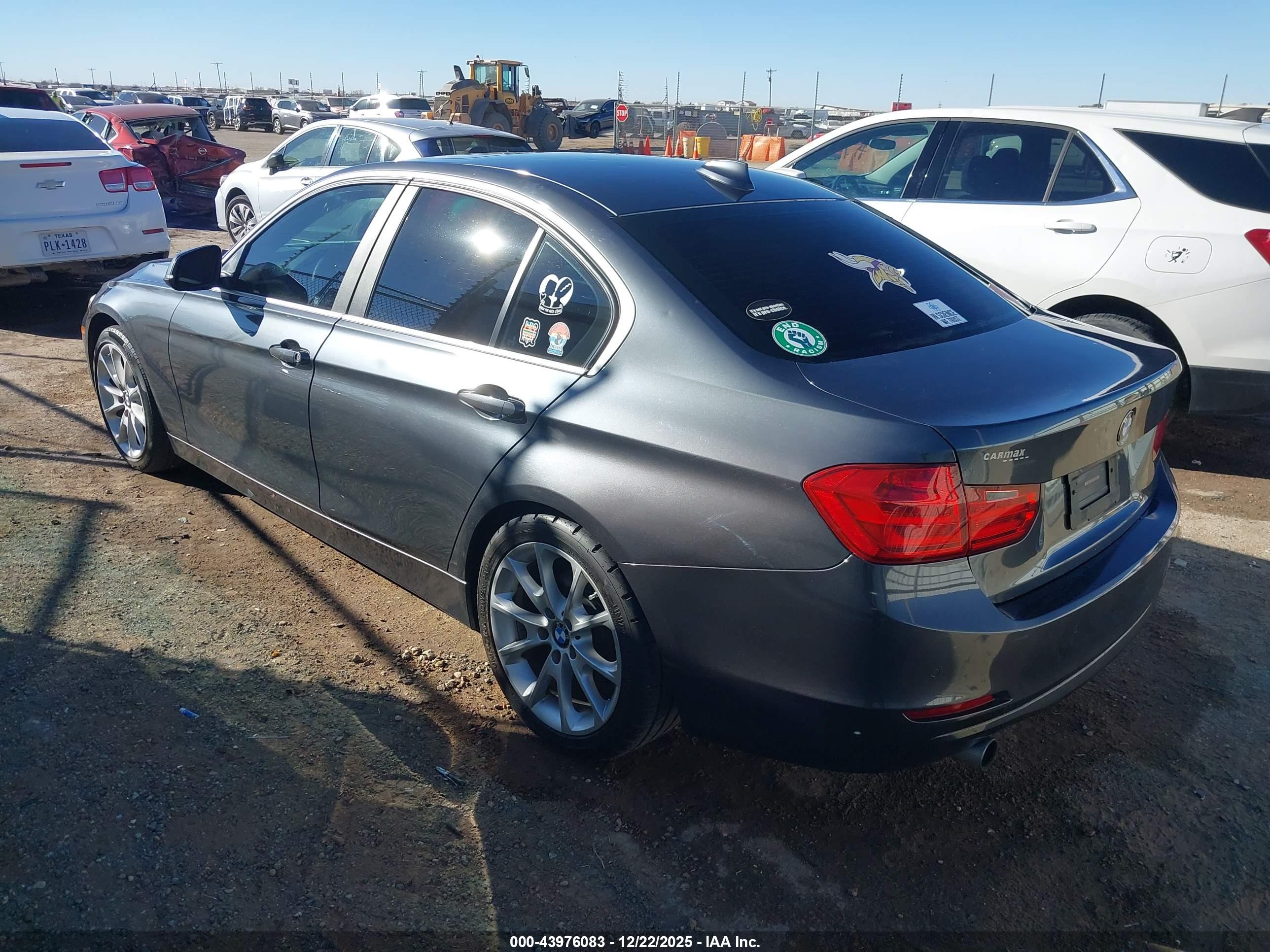 BMW 320I image 3
