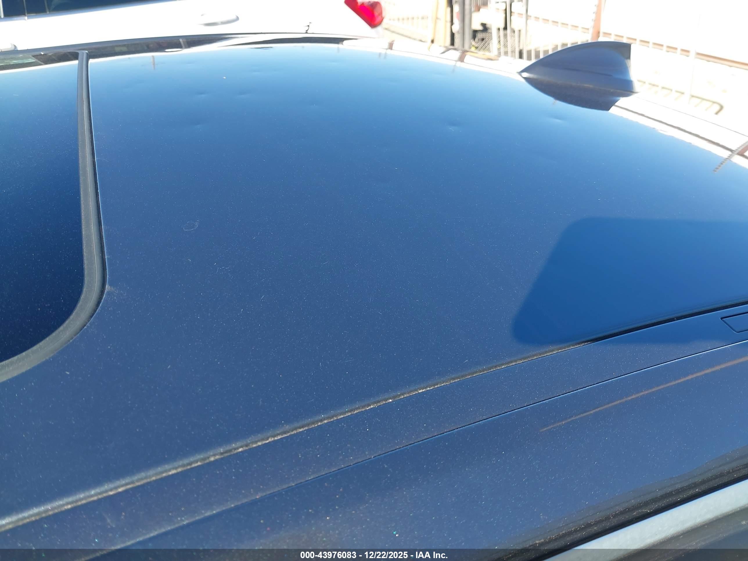 BMW 320I image 6