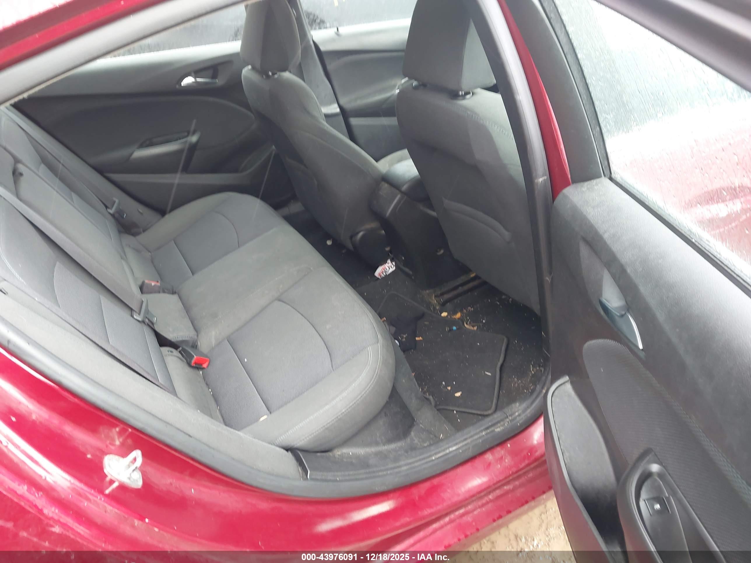 CHEVROLET CRUZE image 8