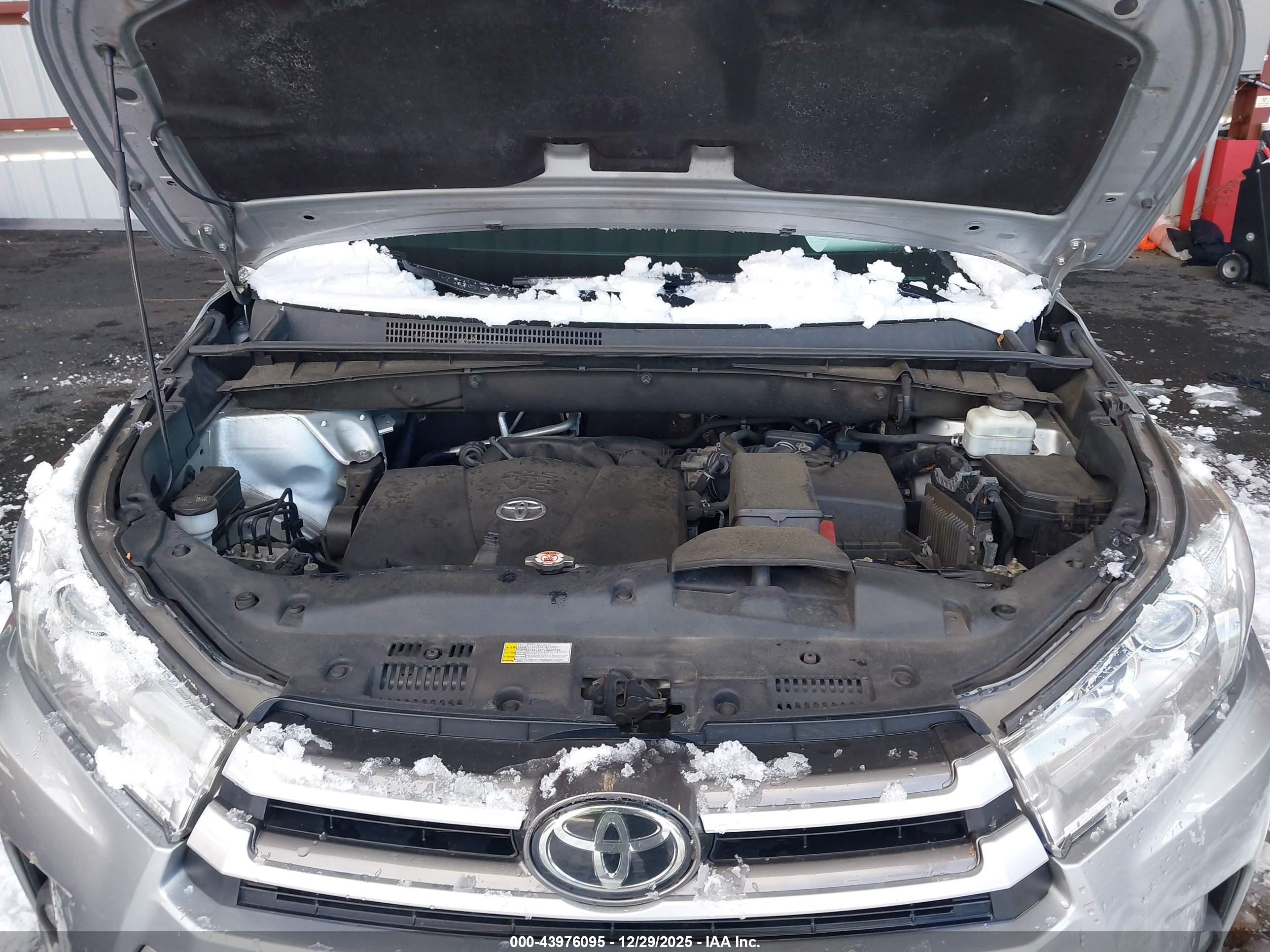 TOYOTA HIGHLANDER image 10