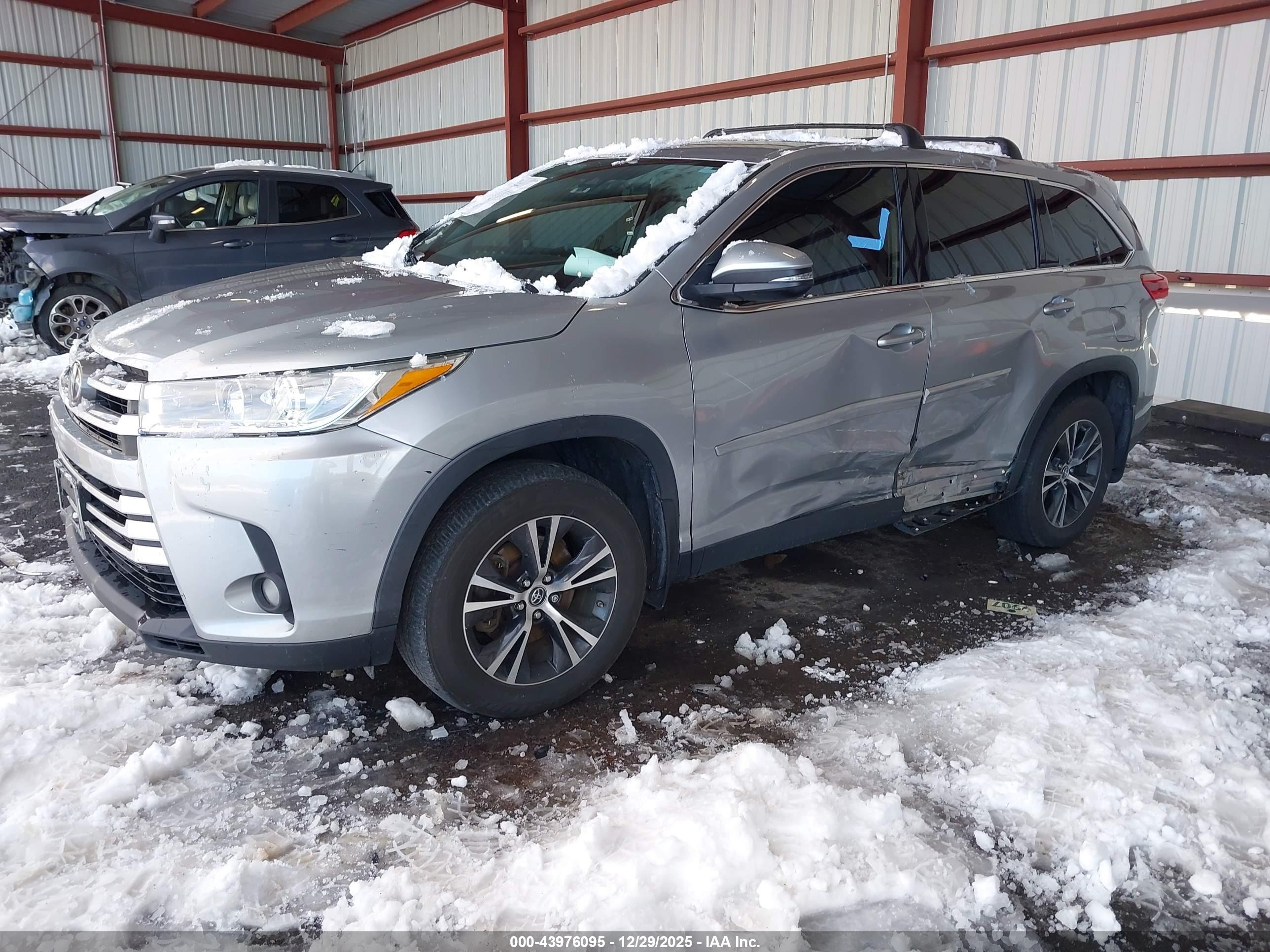 TOYOTA HIGHLANDER image 2