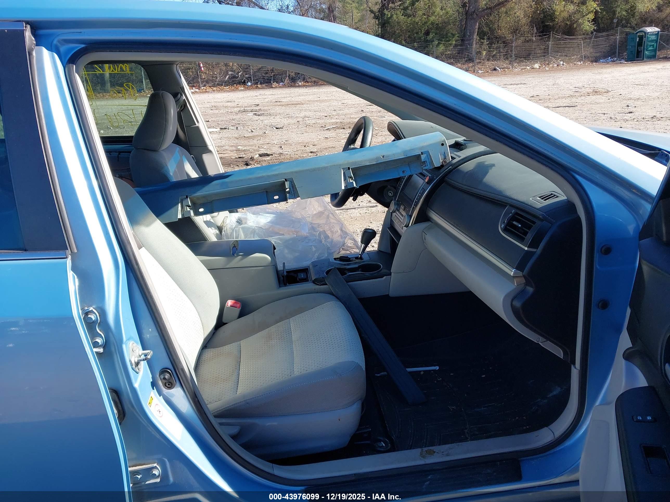 TOYOTA CAMRY image 5