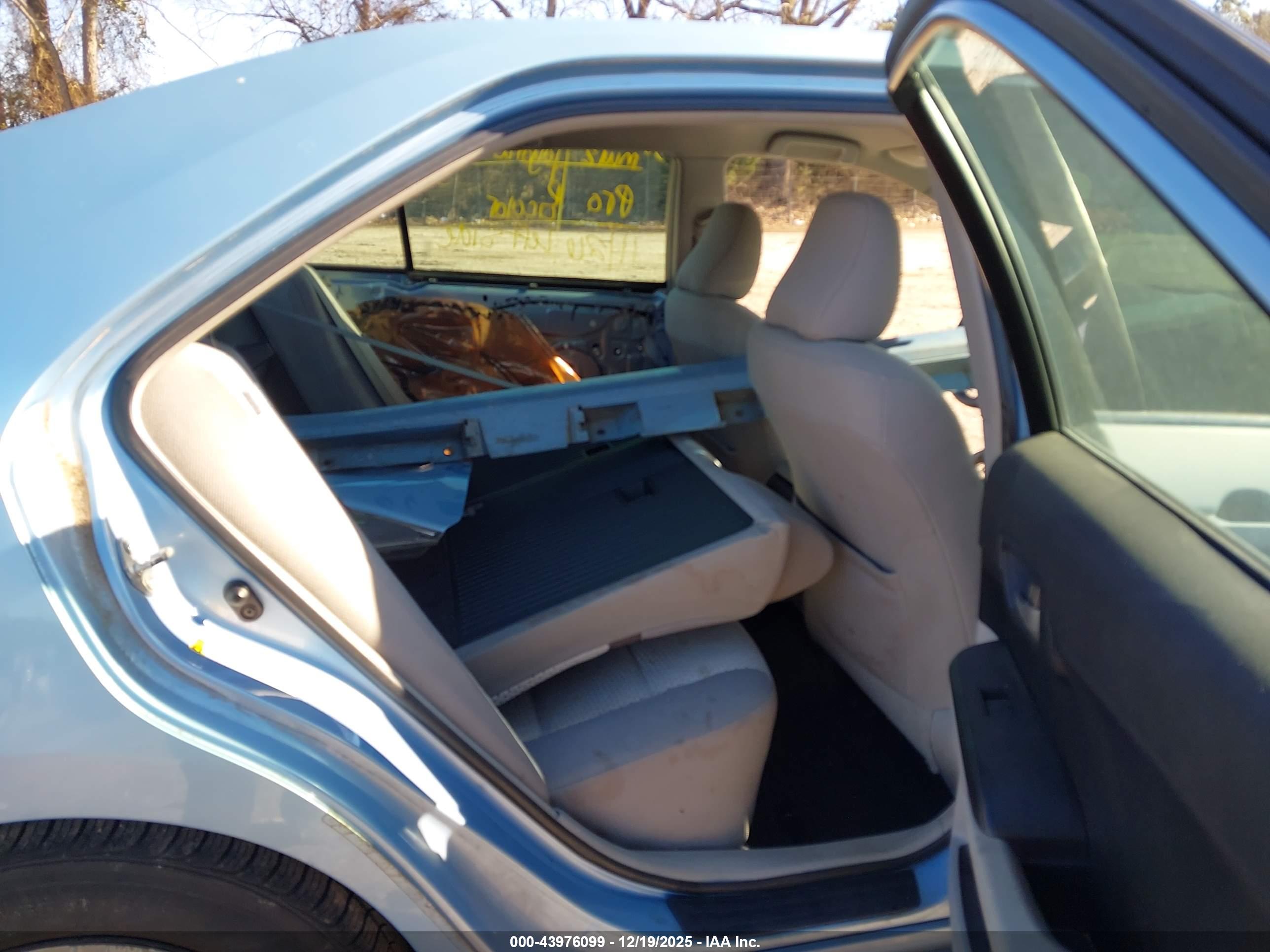 TOYOTA CAMRY image 8
