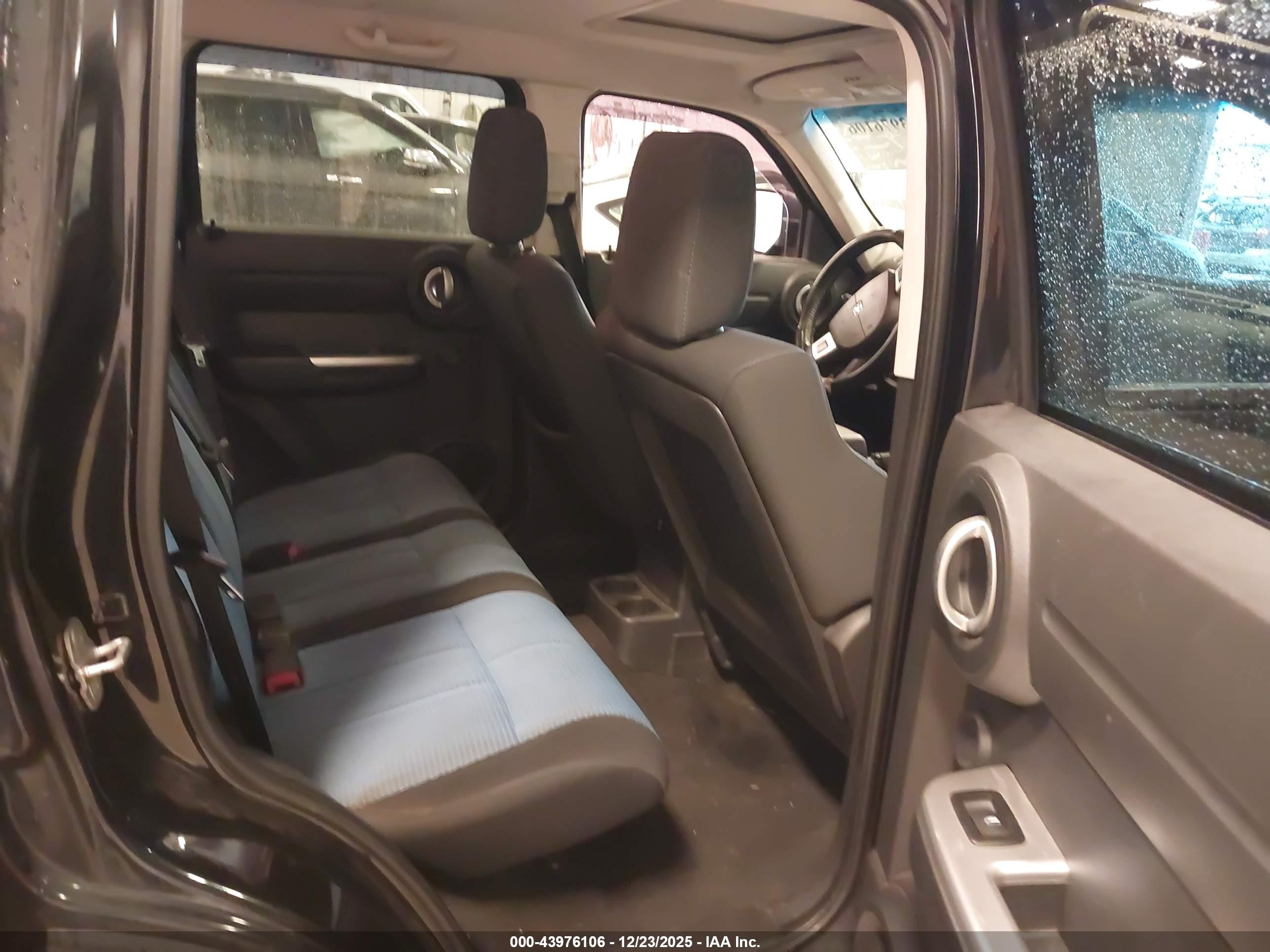 DODGE NITRO image 8