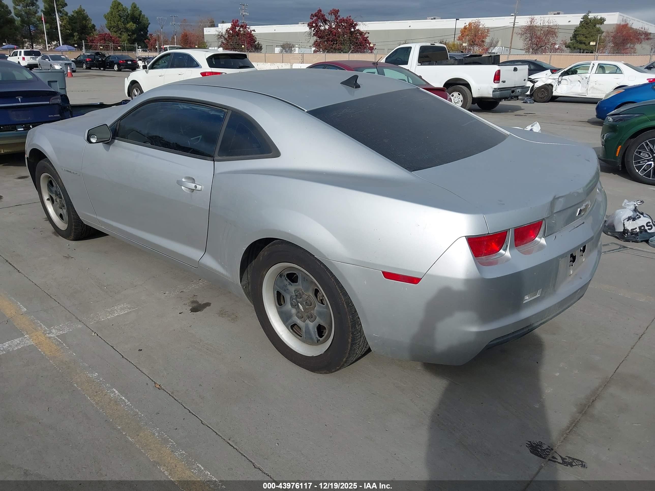 CHEVROLET CAMARO image 3