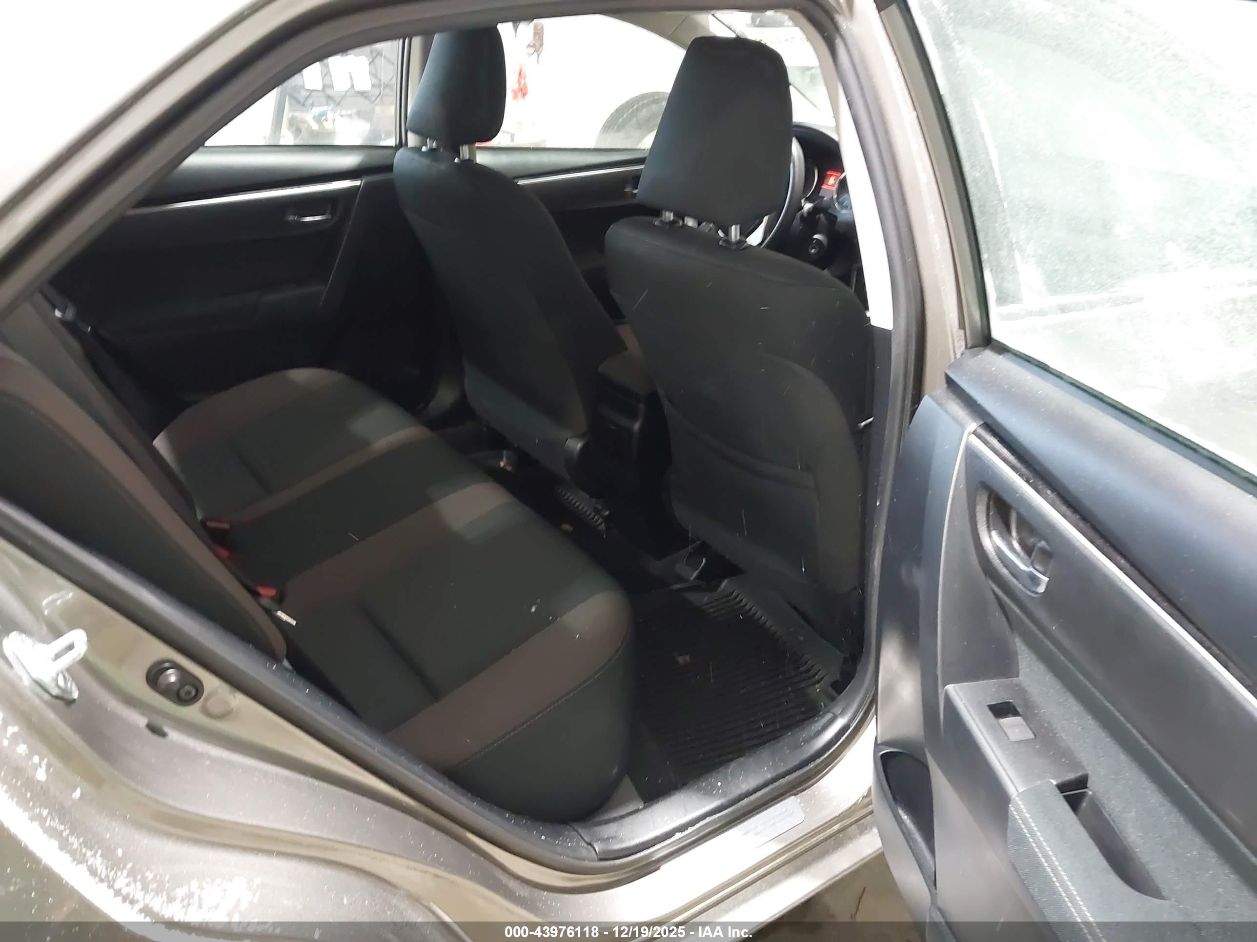 TOYOTA COROLLA image 8