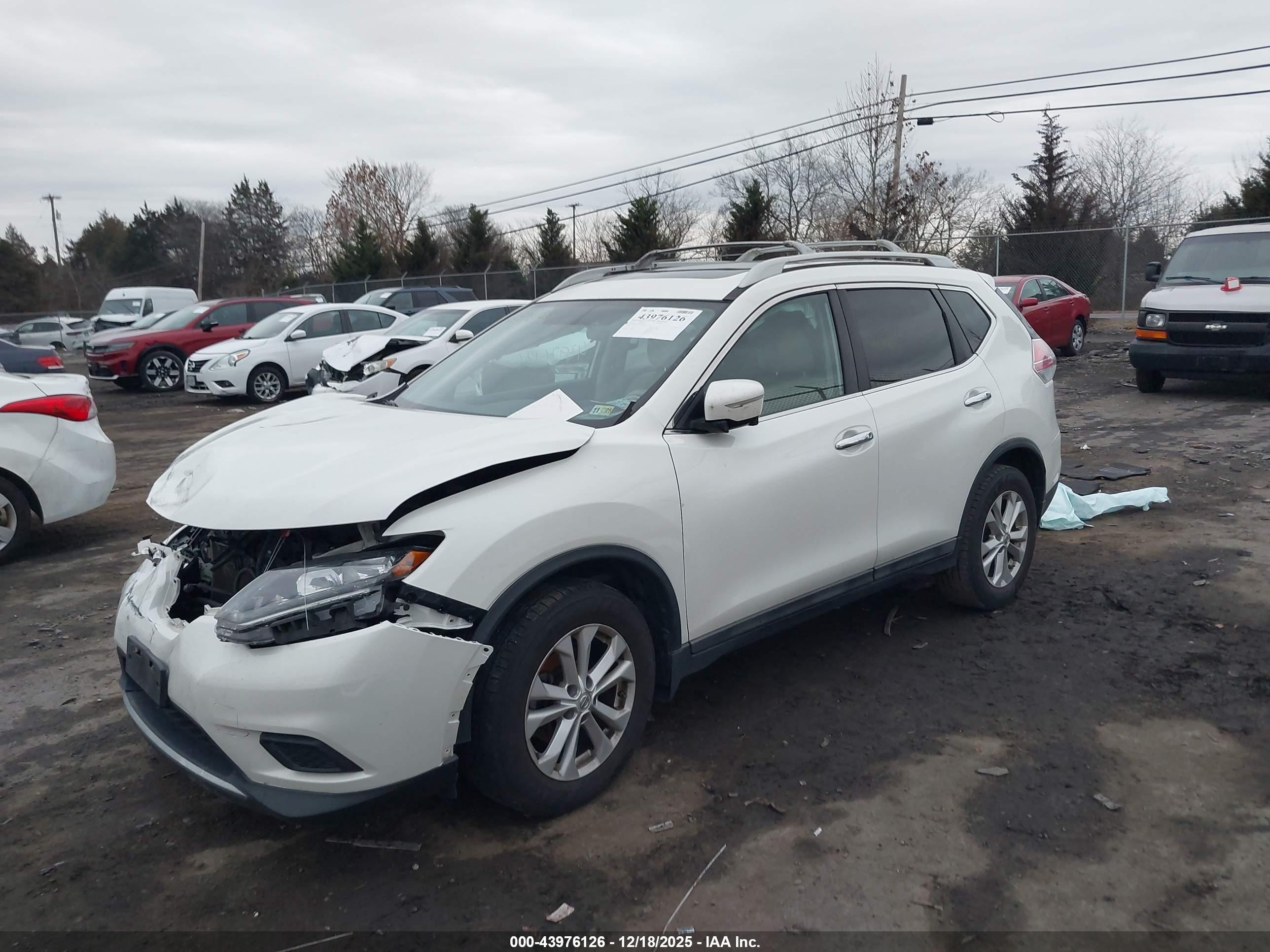 NISSAN ROGUE image 2