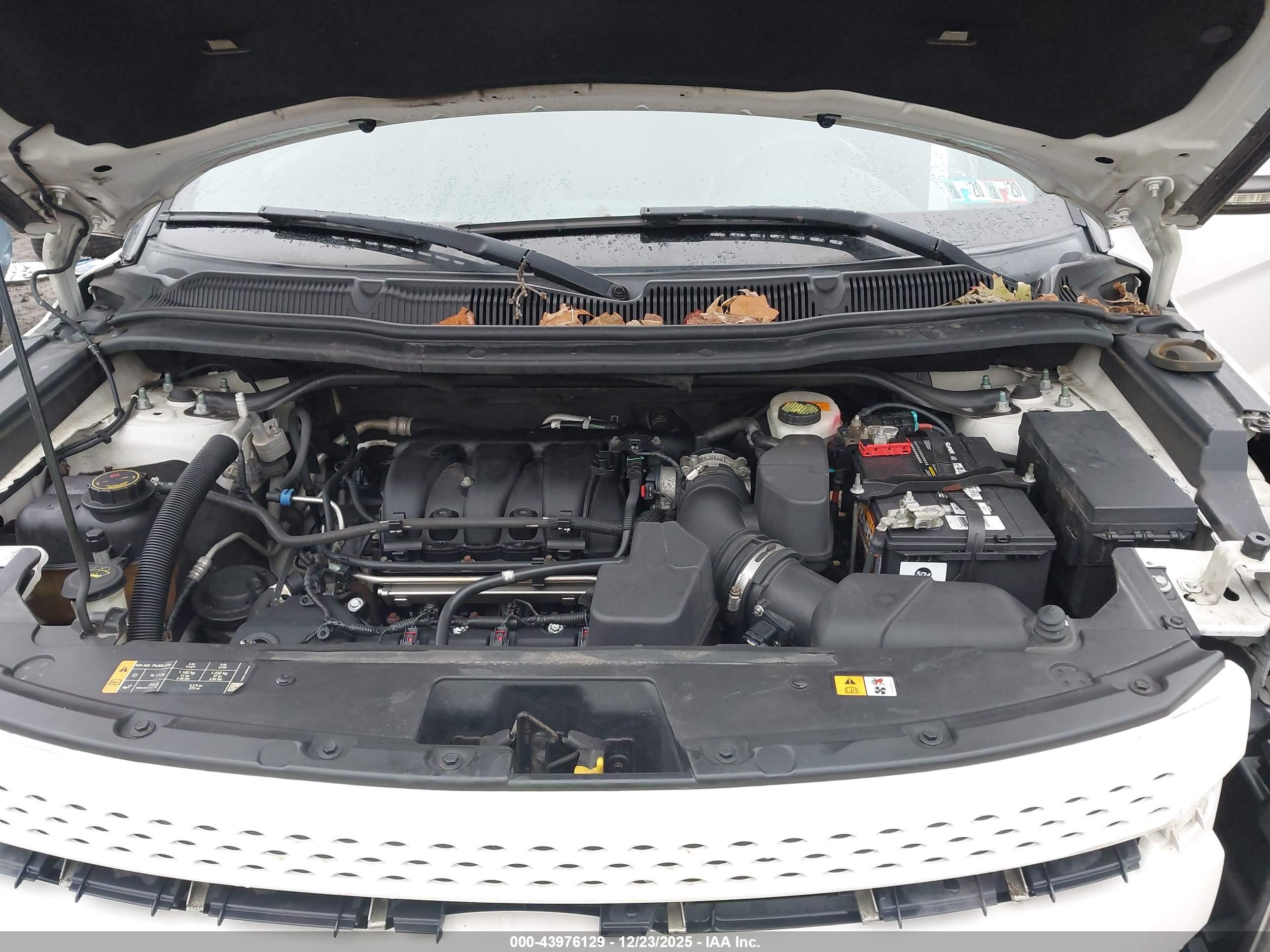FORD EXPLORER image 10