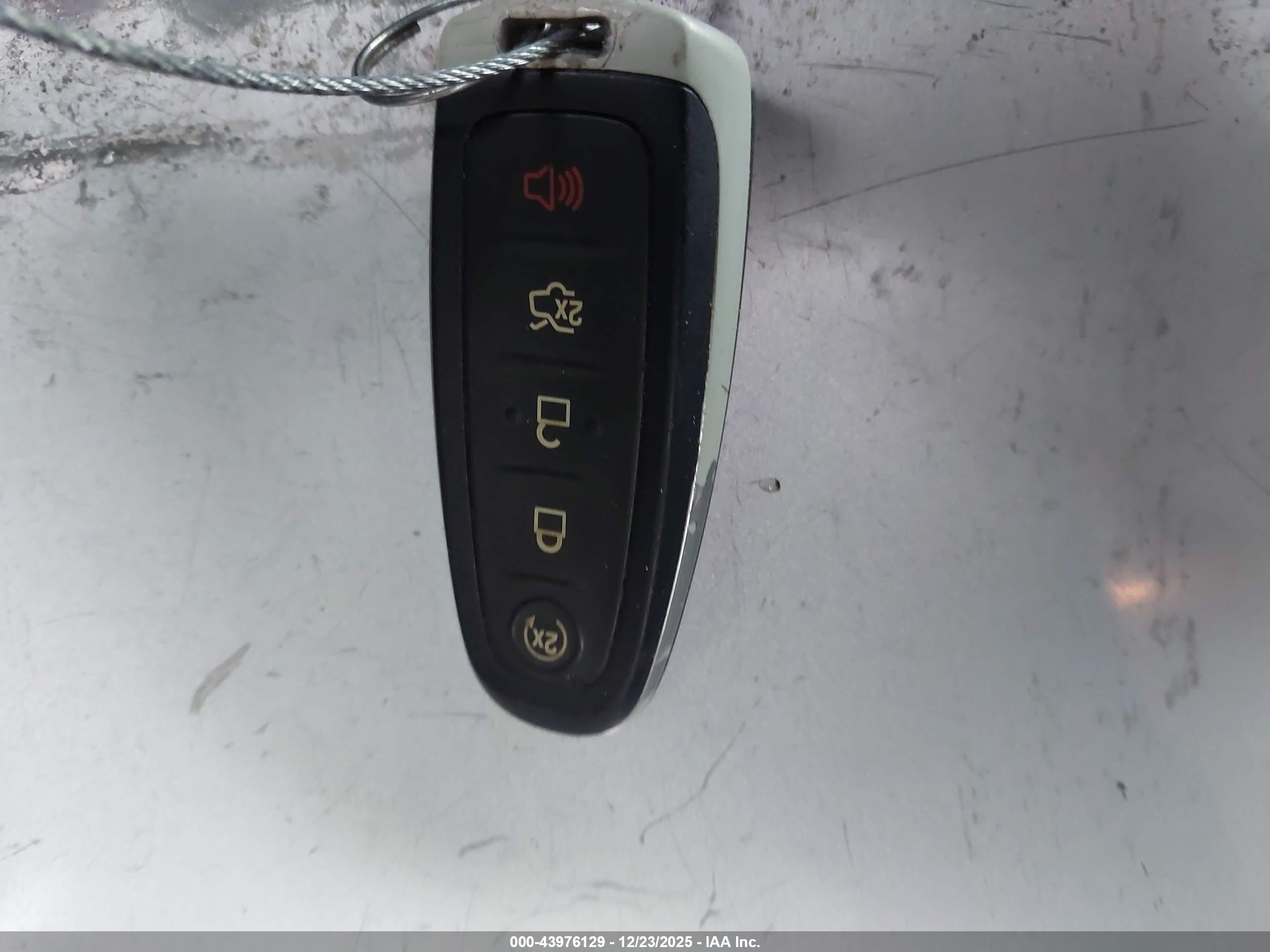 FORD EXPLORER image 11