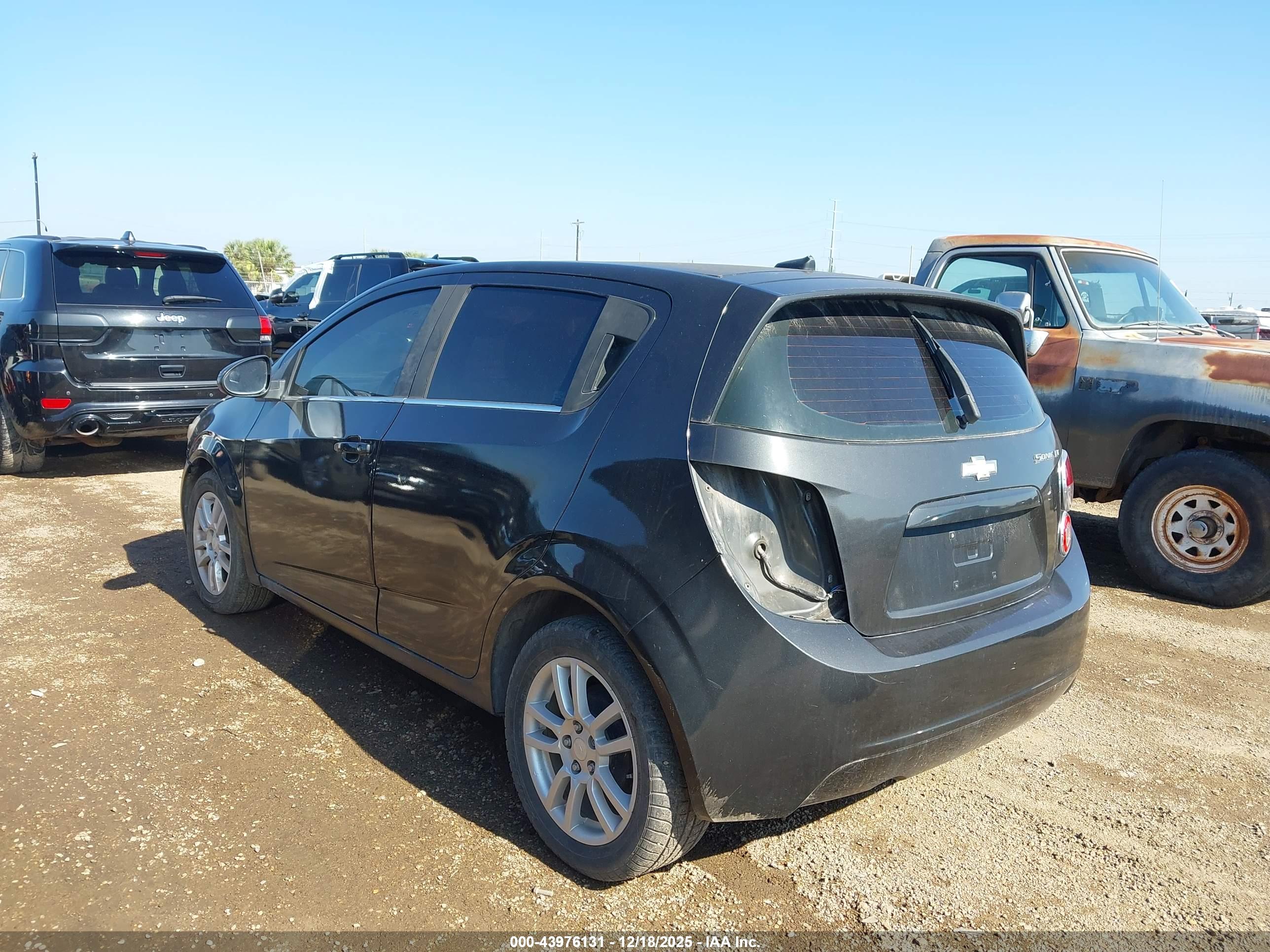 CHEVROLET SONIC image 3