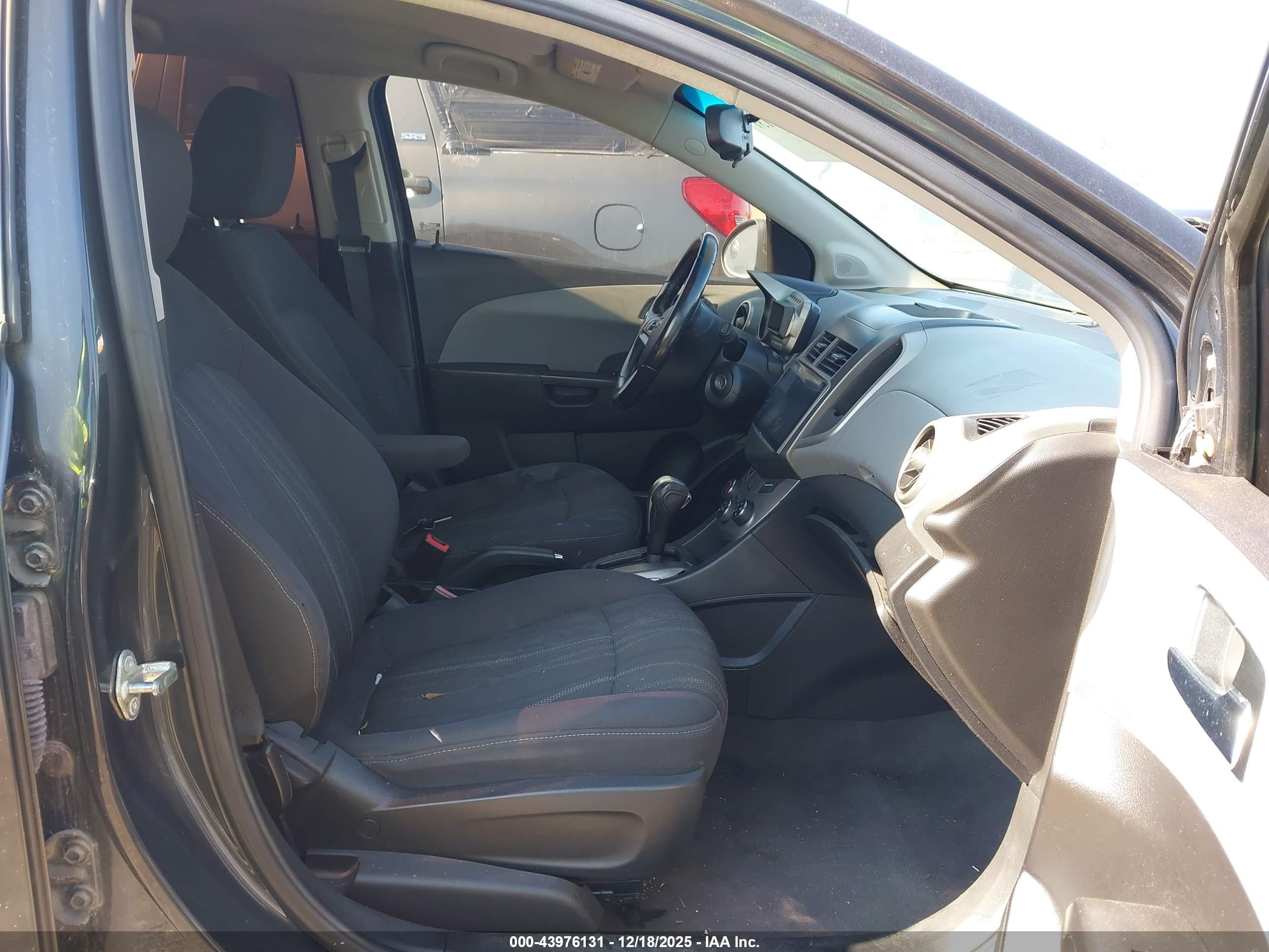 CHEVROLET SONIC image 5