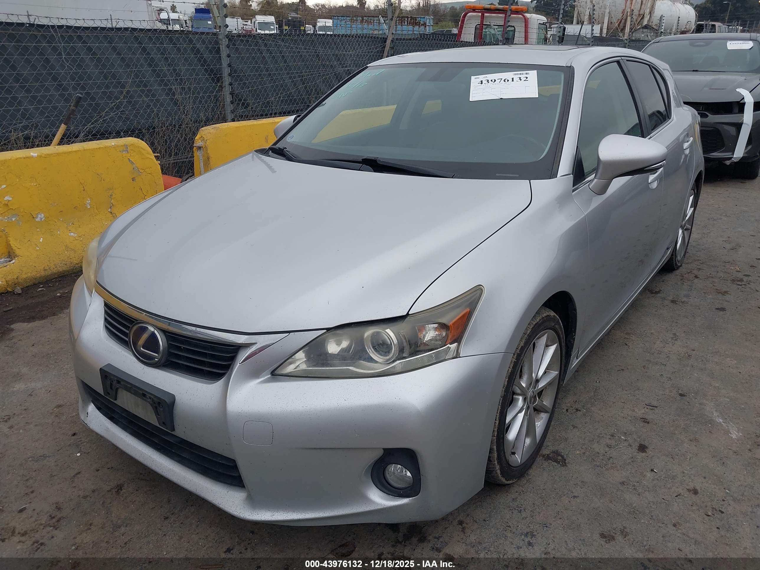 LEXUS CT image 6