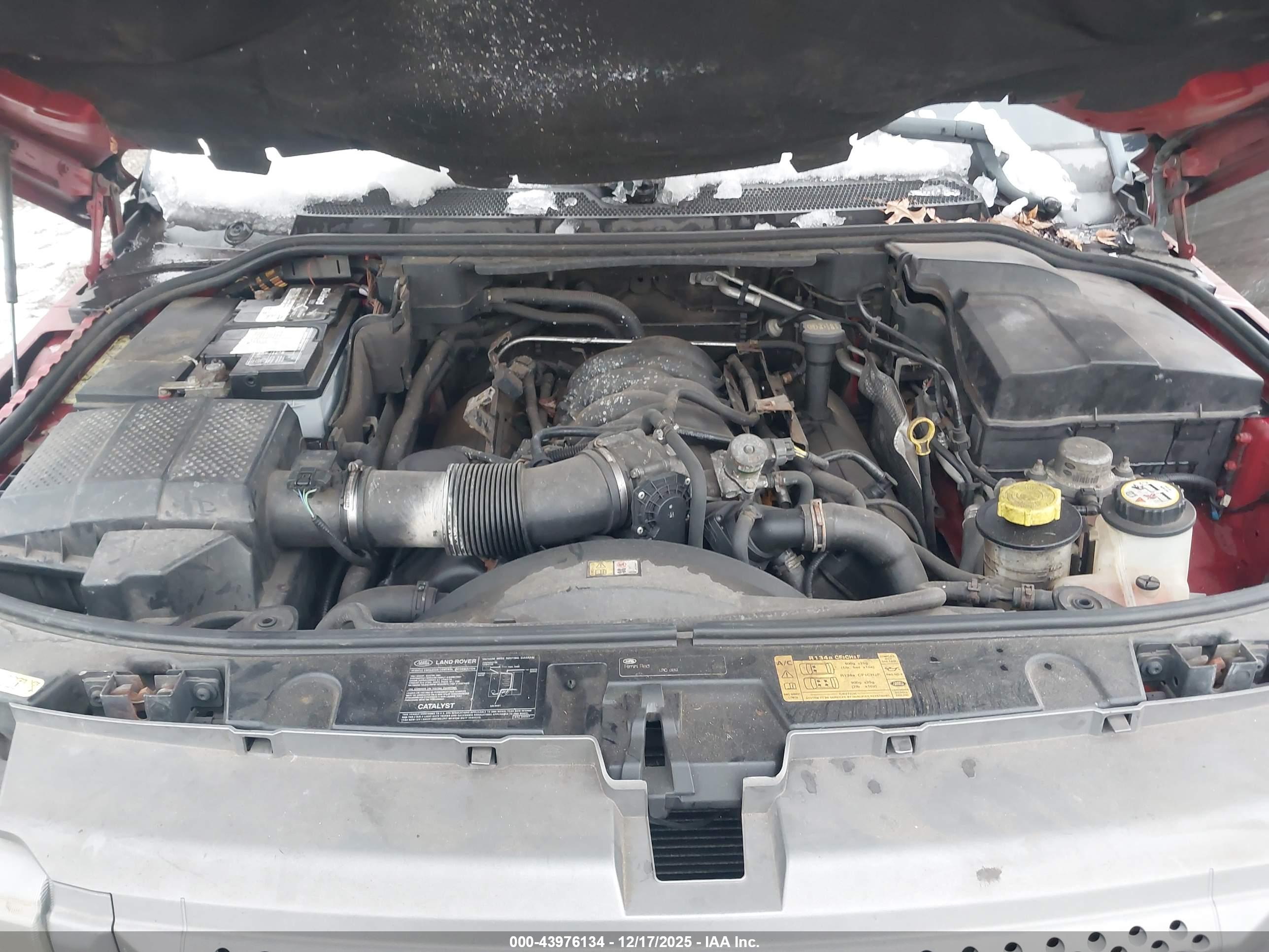 LAND ROVER image 10