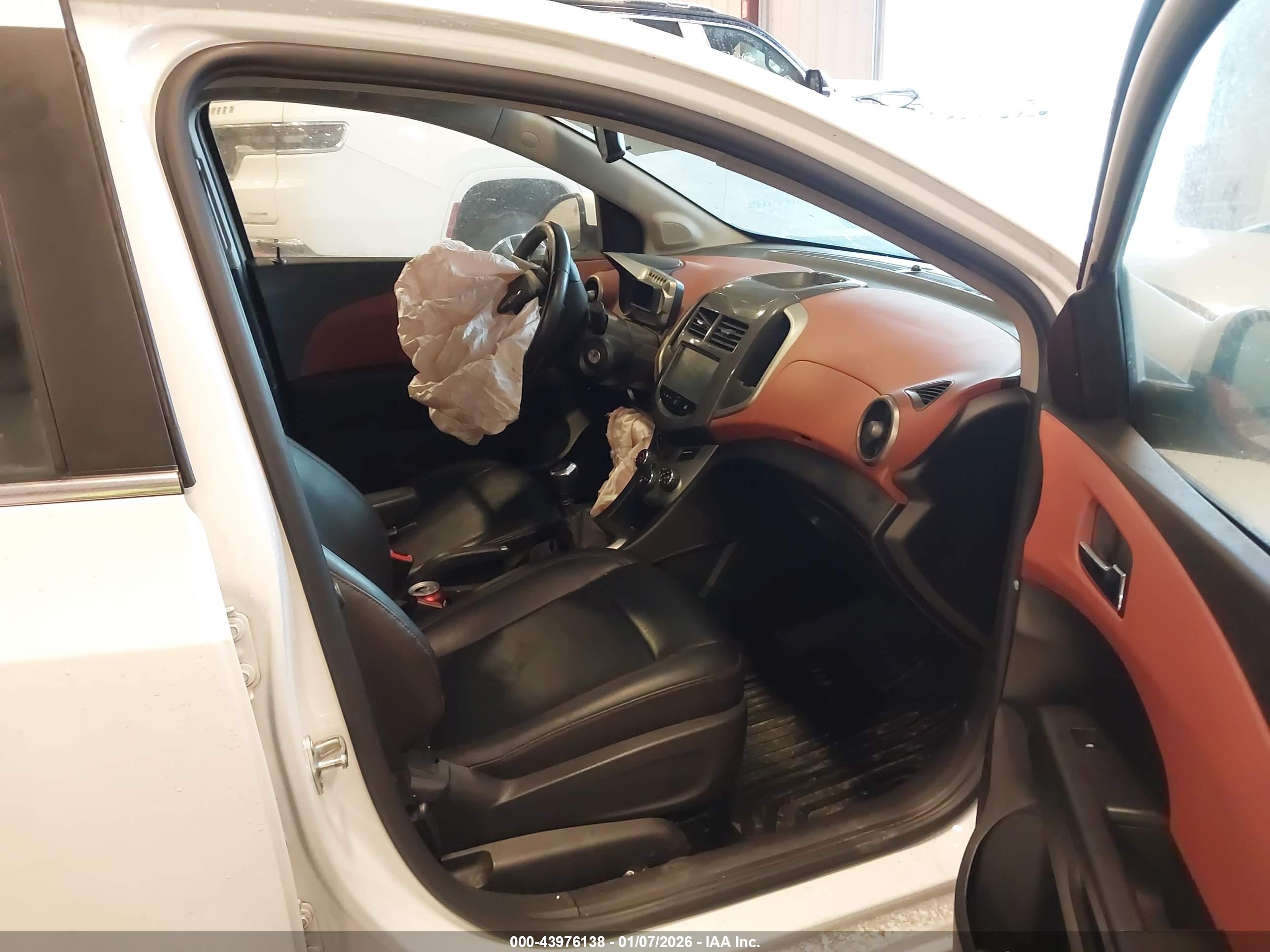 CHEVROLET SONIC image 5