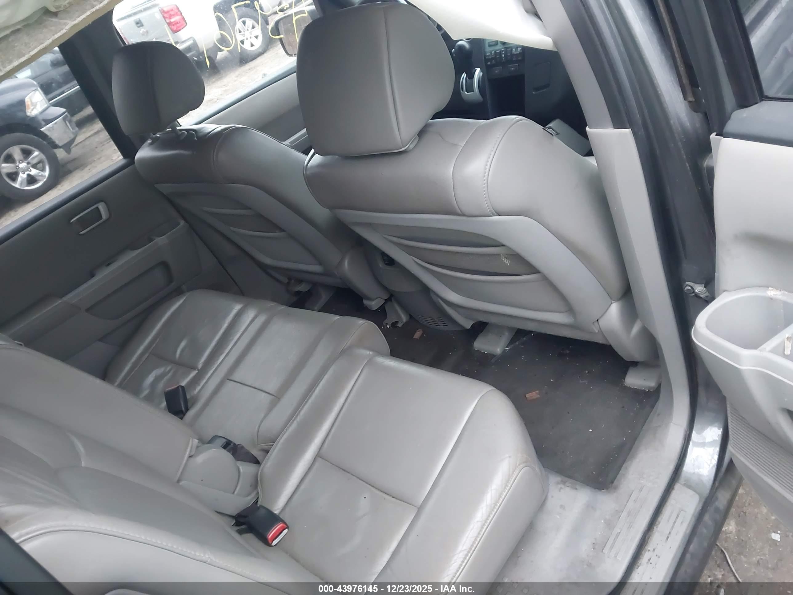 HONDA PILOT image 8