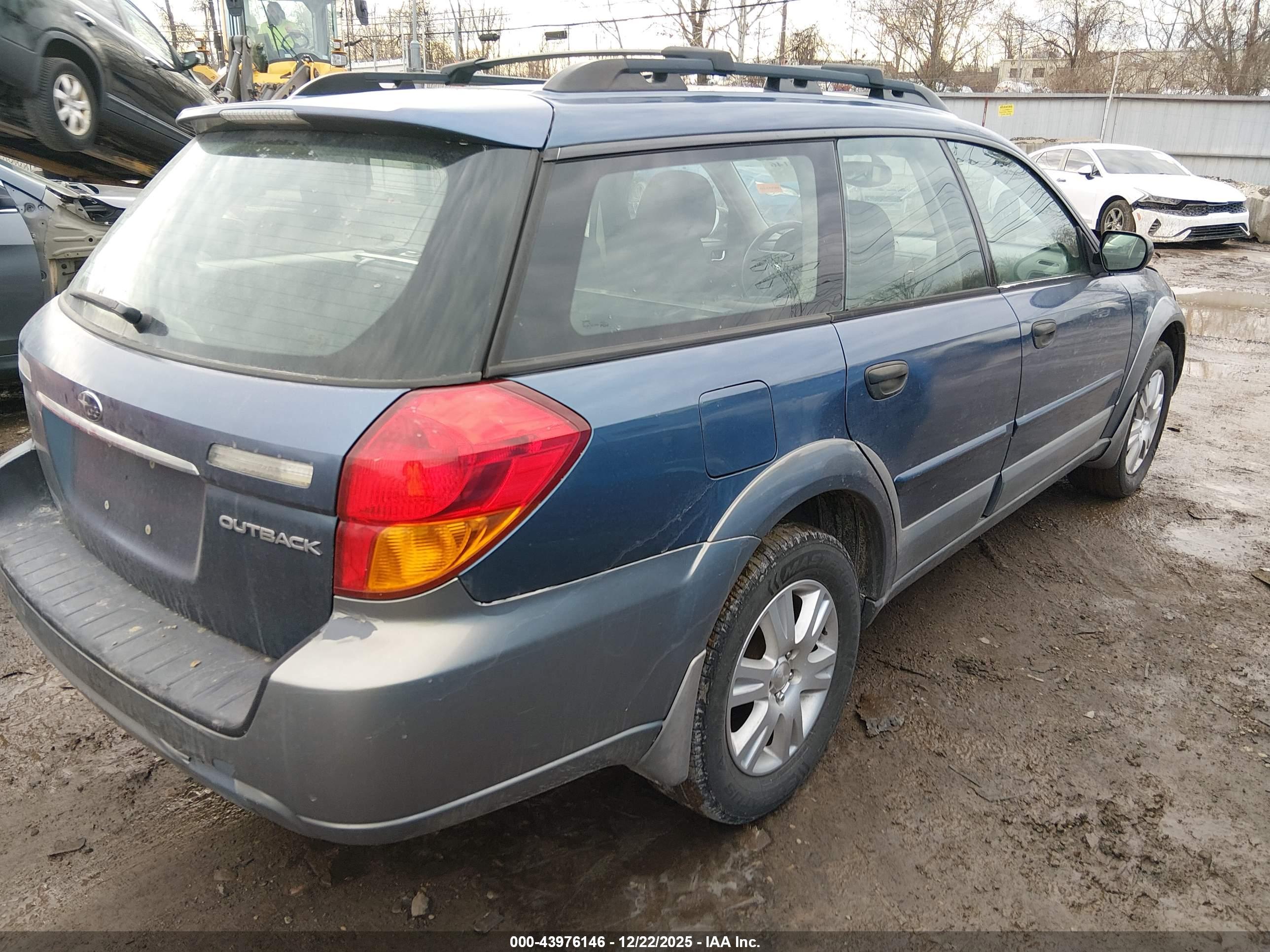 SUBARU OUTBACK image 4