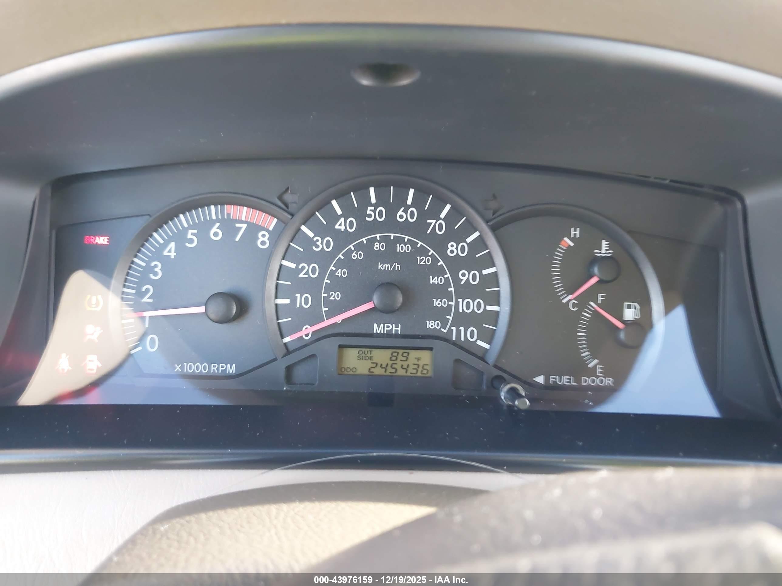 TOYOTA COROLLA image 7