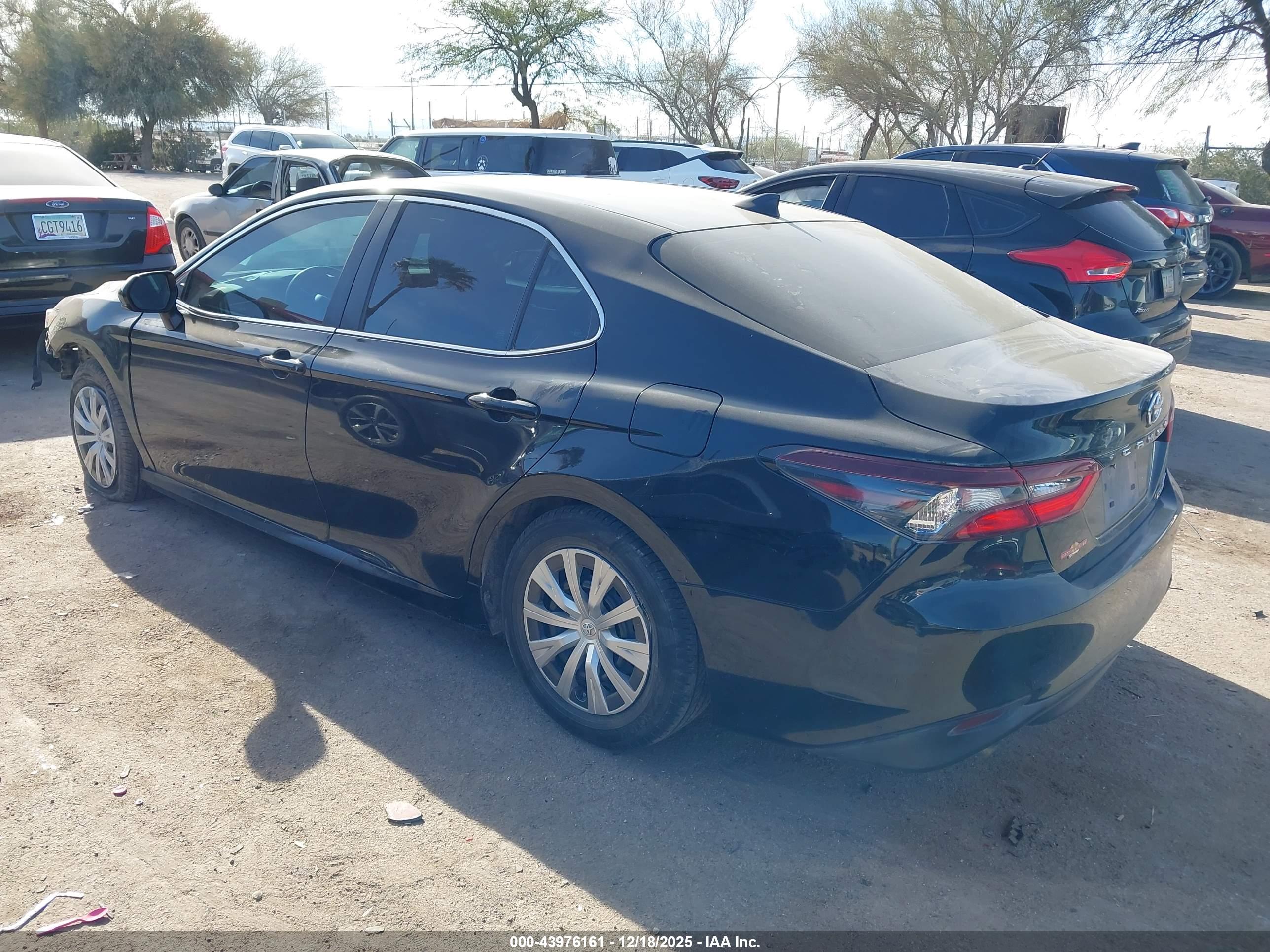 TOYOTA CAMRY image 3