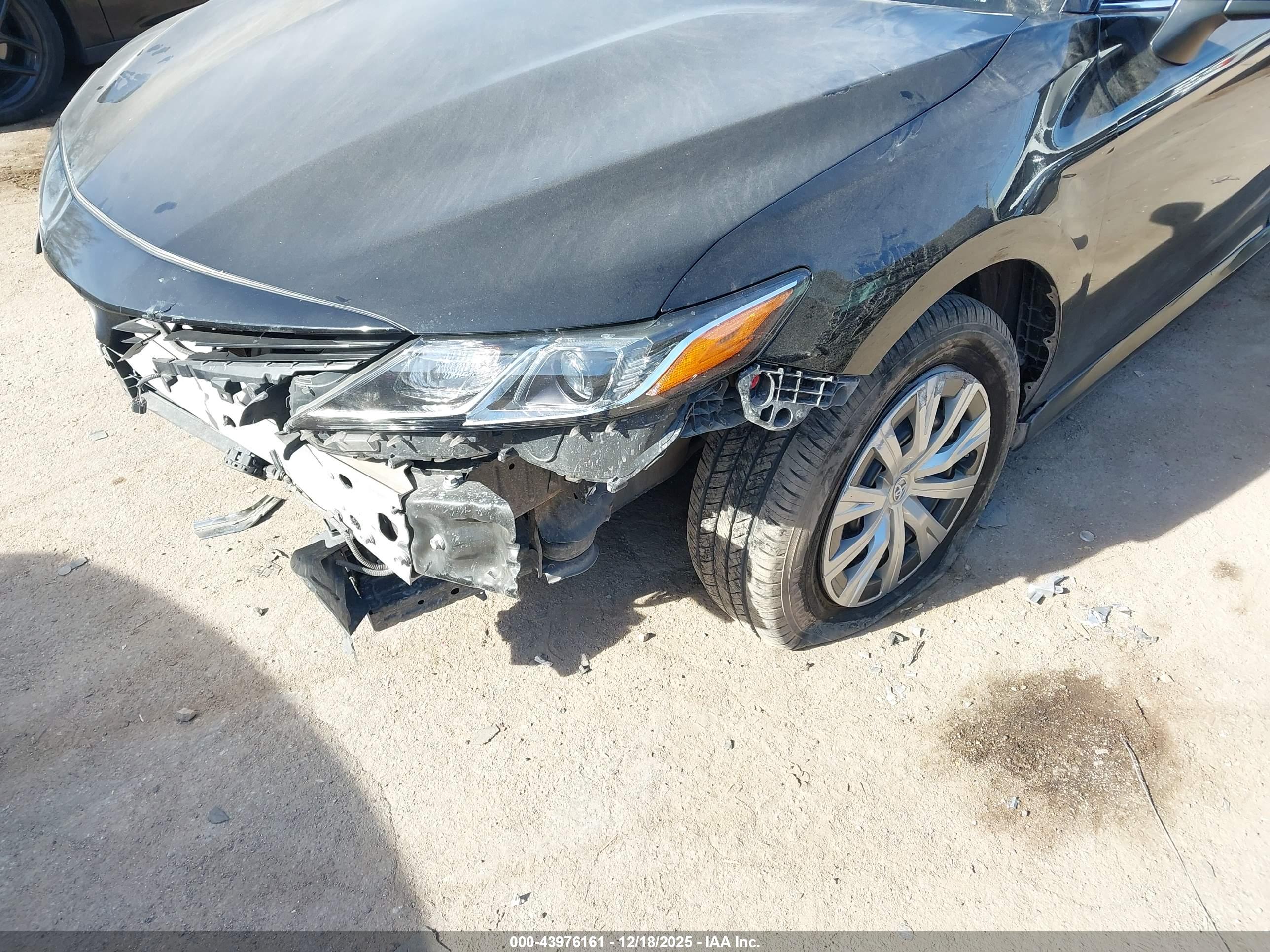 TOYOTA CAMRY image 6