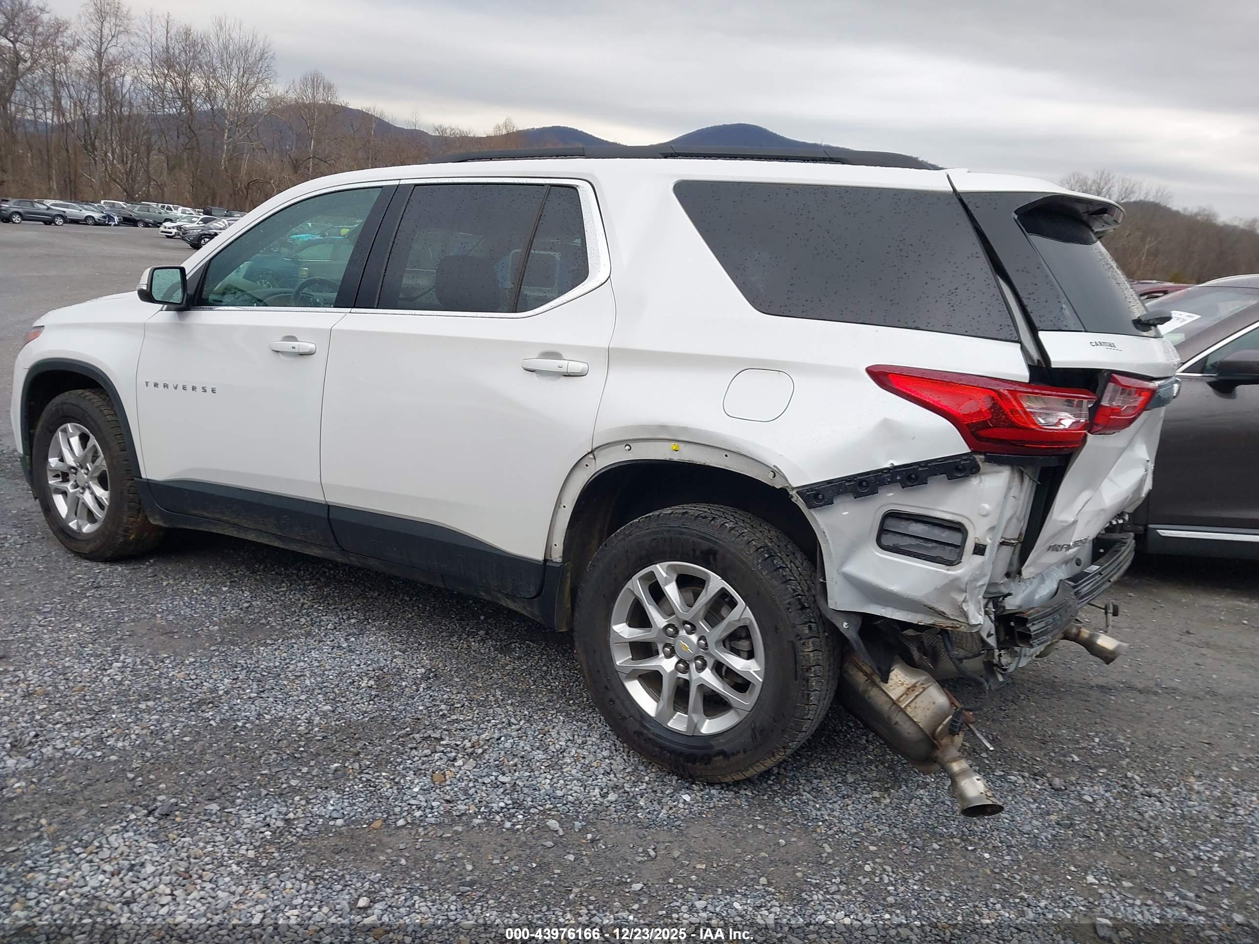 CHEVROLET TRAVERSE image 6