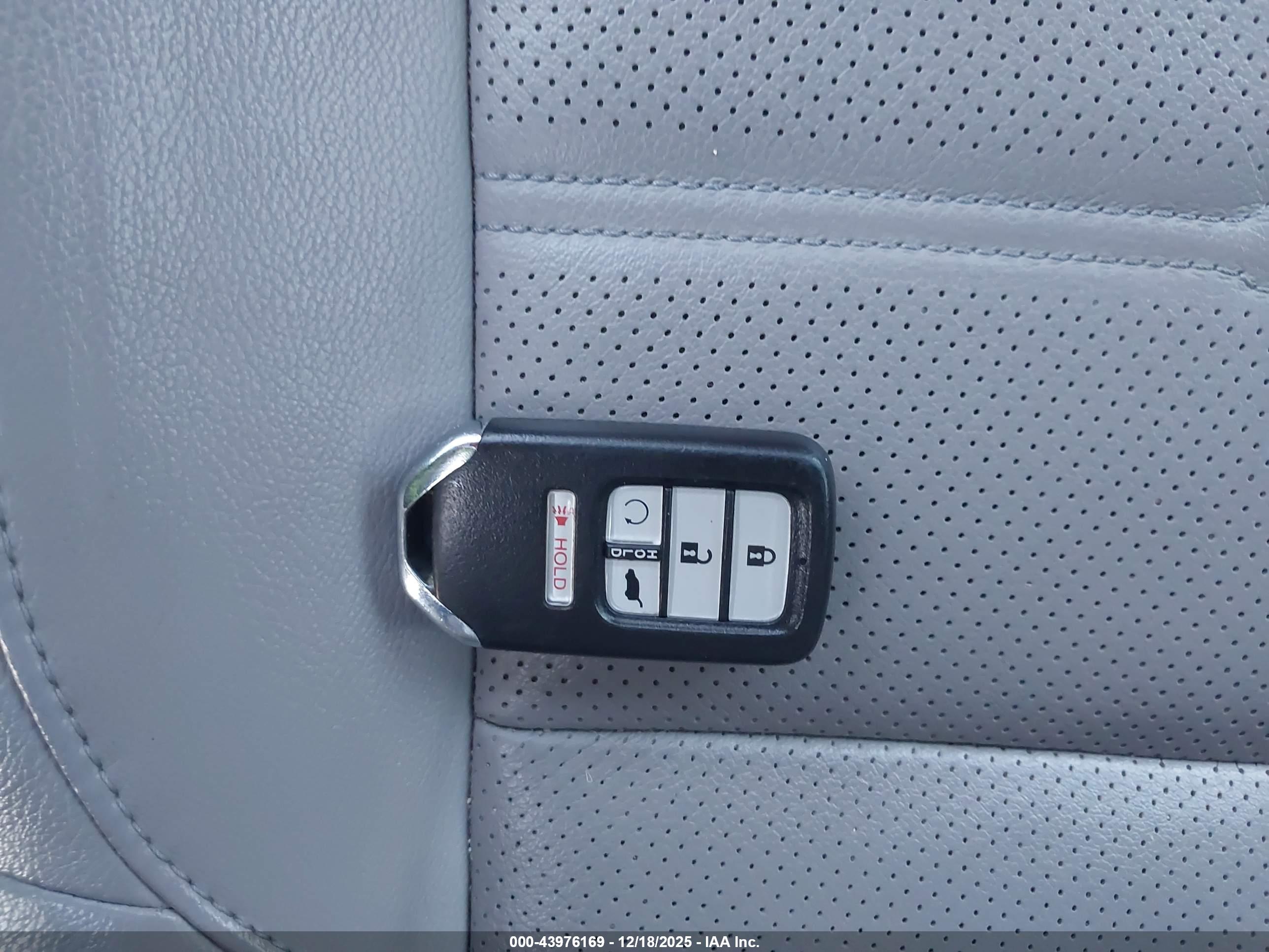 HONDA CR-V image 11