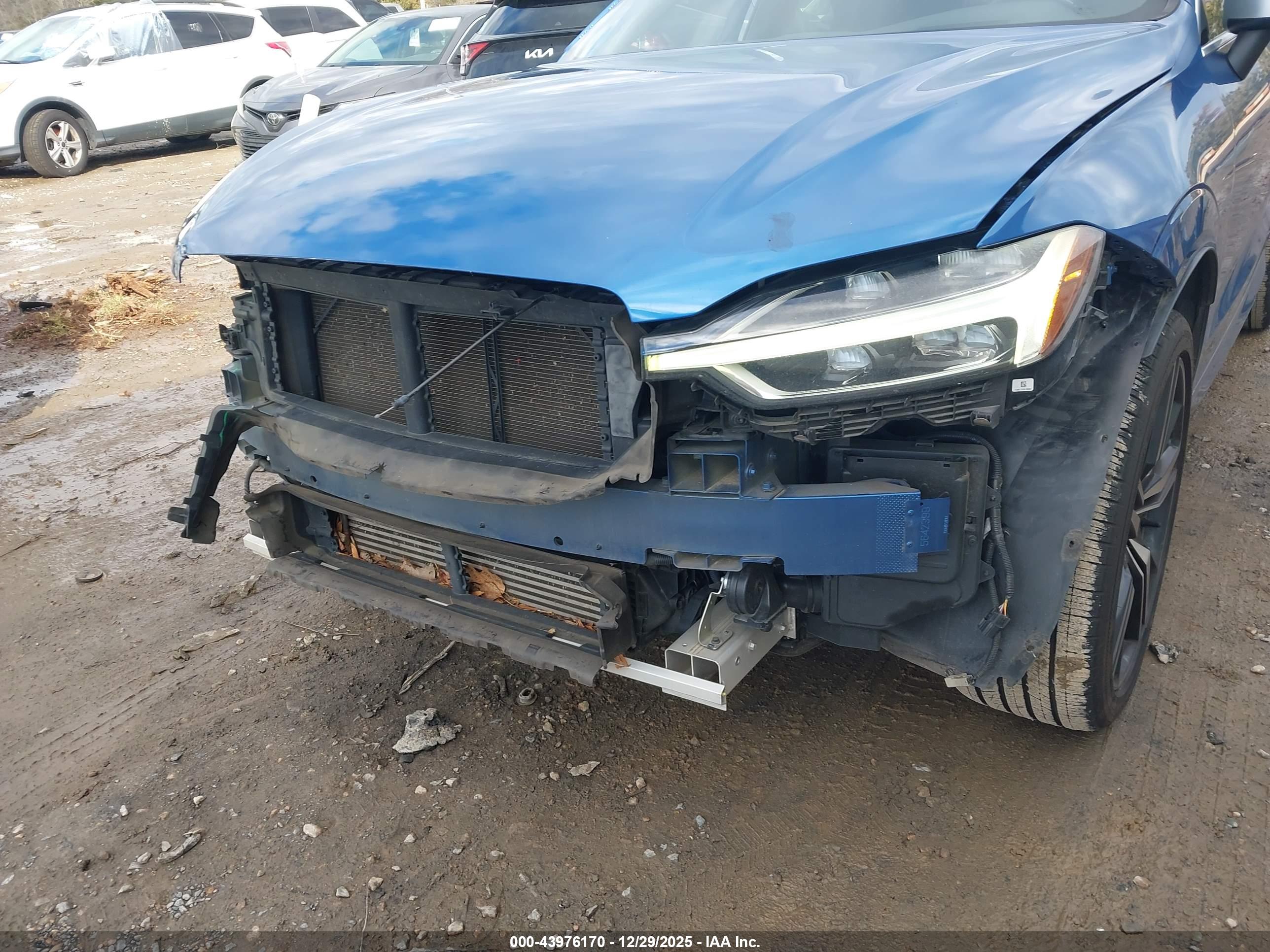 VOLVO XC60 image 6