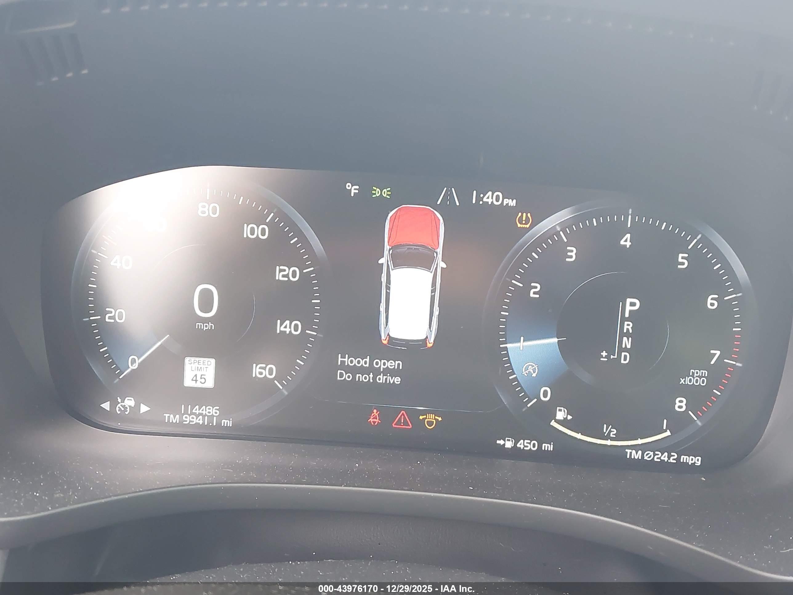 VOLVO XC60 image 7