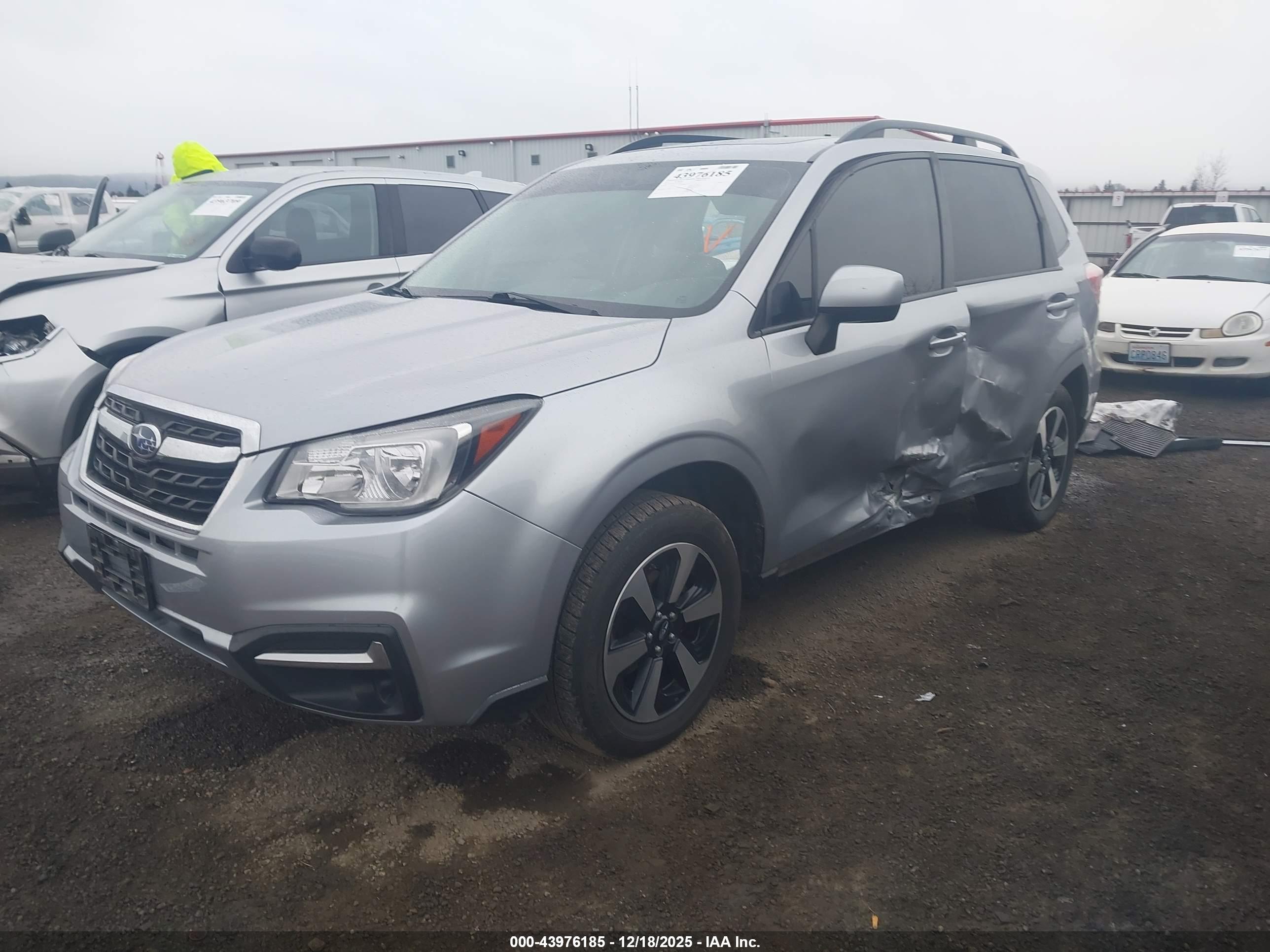 SUBARU FORESTER image 2