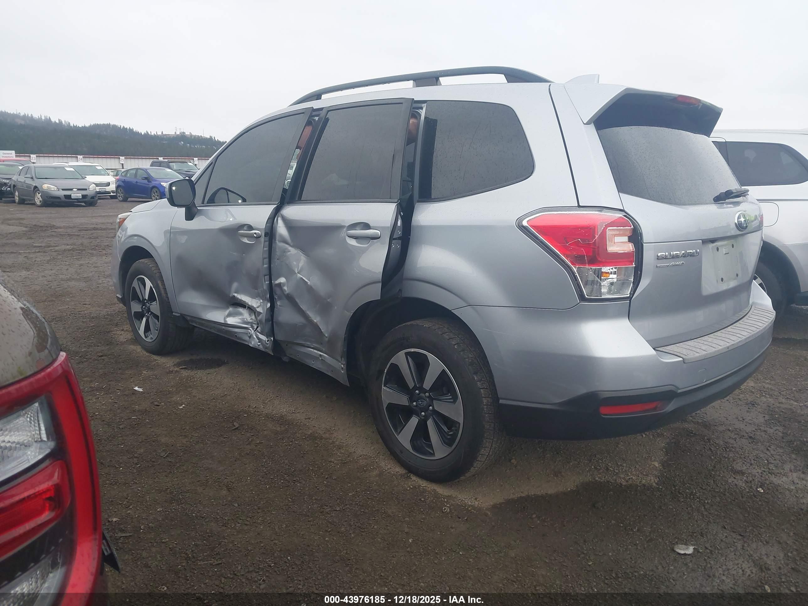 SUBARU FORESTER image 3