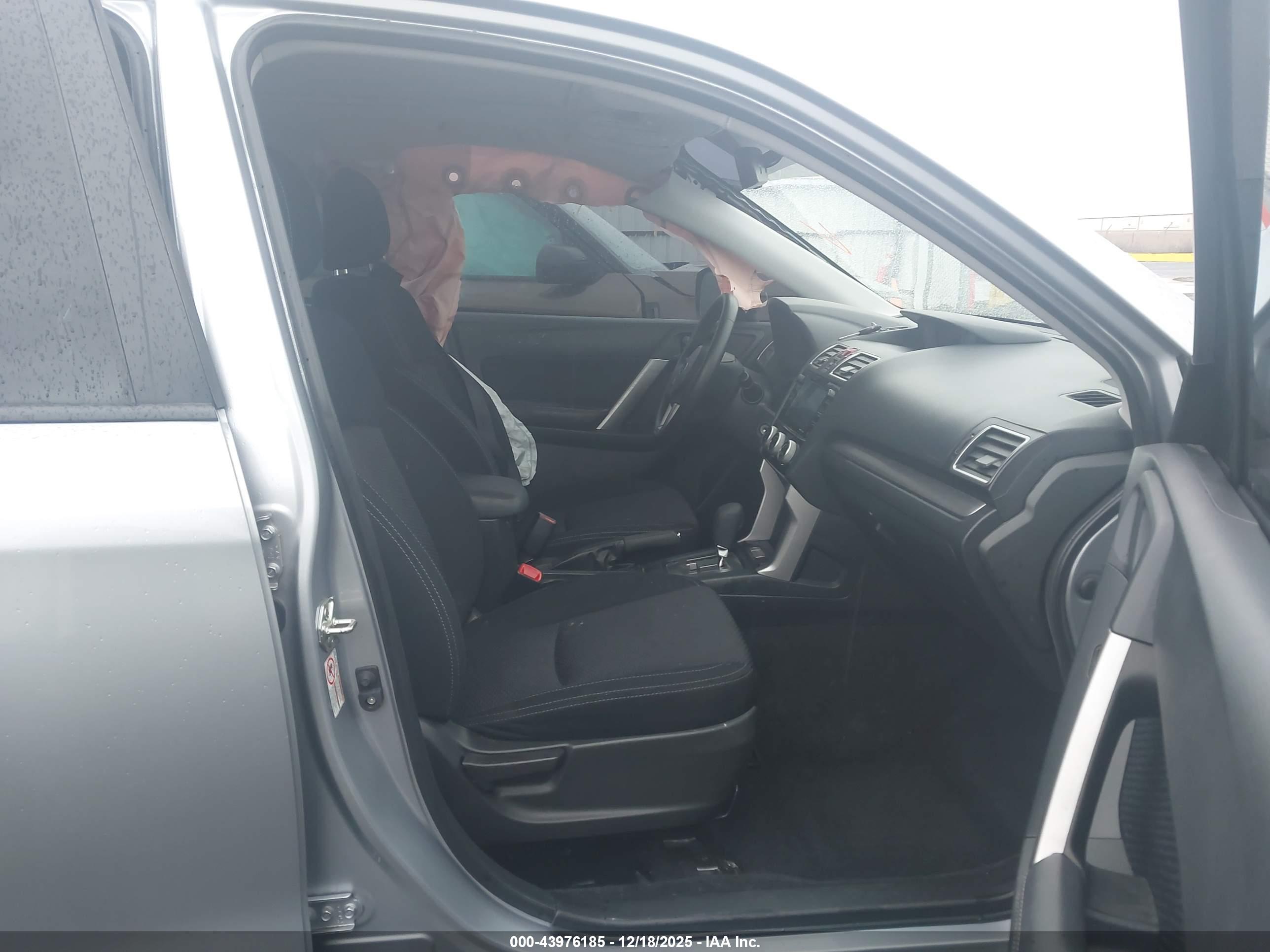 SUBARU FORESTER image 5