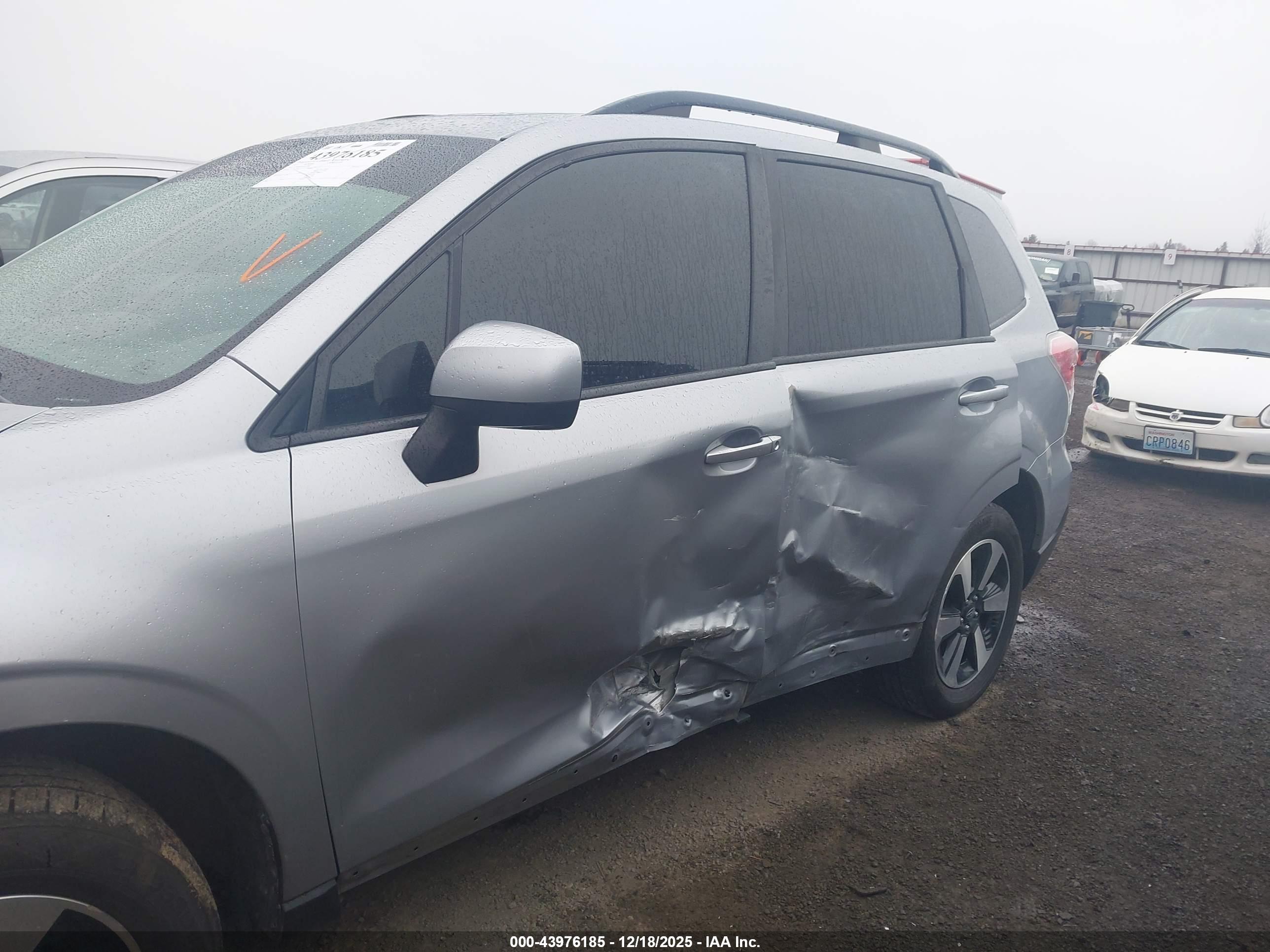 SUBARU FORESTER image 6
