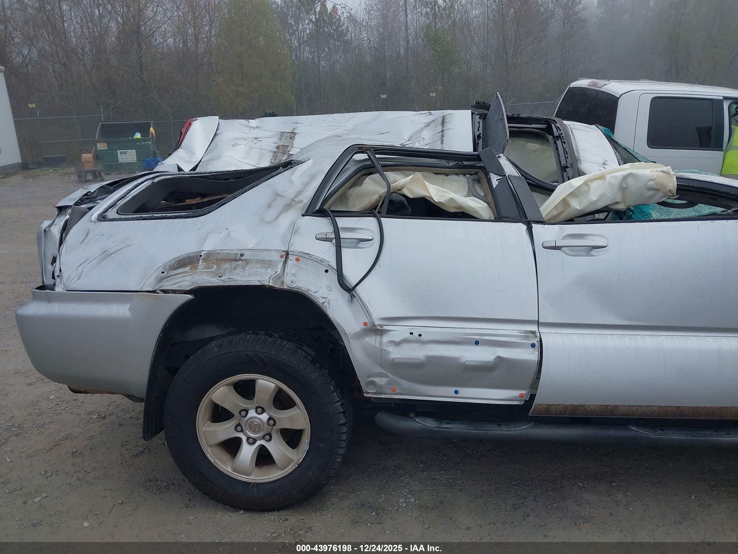 TOYOTA 4RUNNER image 6